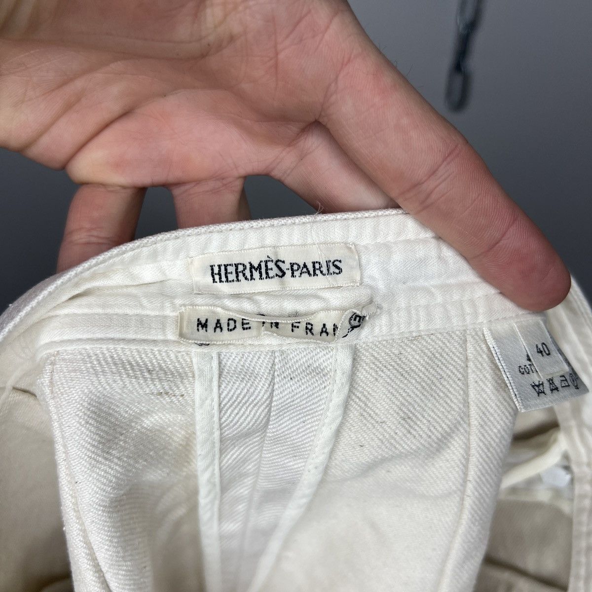 Hermes Hermes Bermuda Shorts Pants Classic Luxury Offwhite Color Size 28" / US 6 / IT 42 - 2 Thumbnail