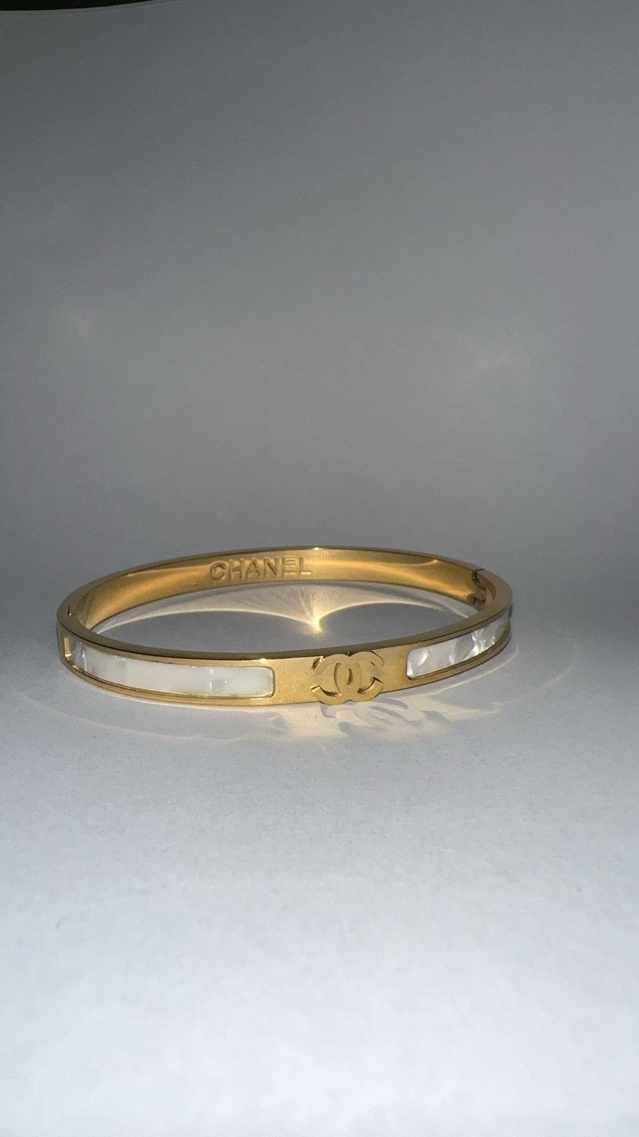 Other Women’s Luxury Gold Bracelet Size ONE SIZE - 1 Thumbnail