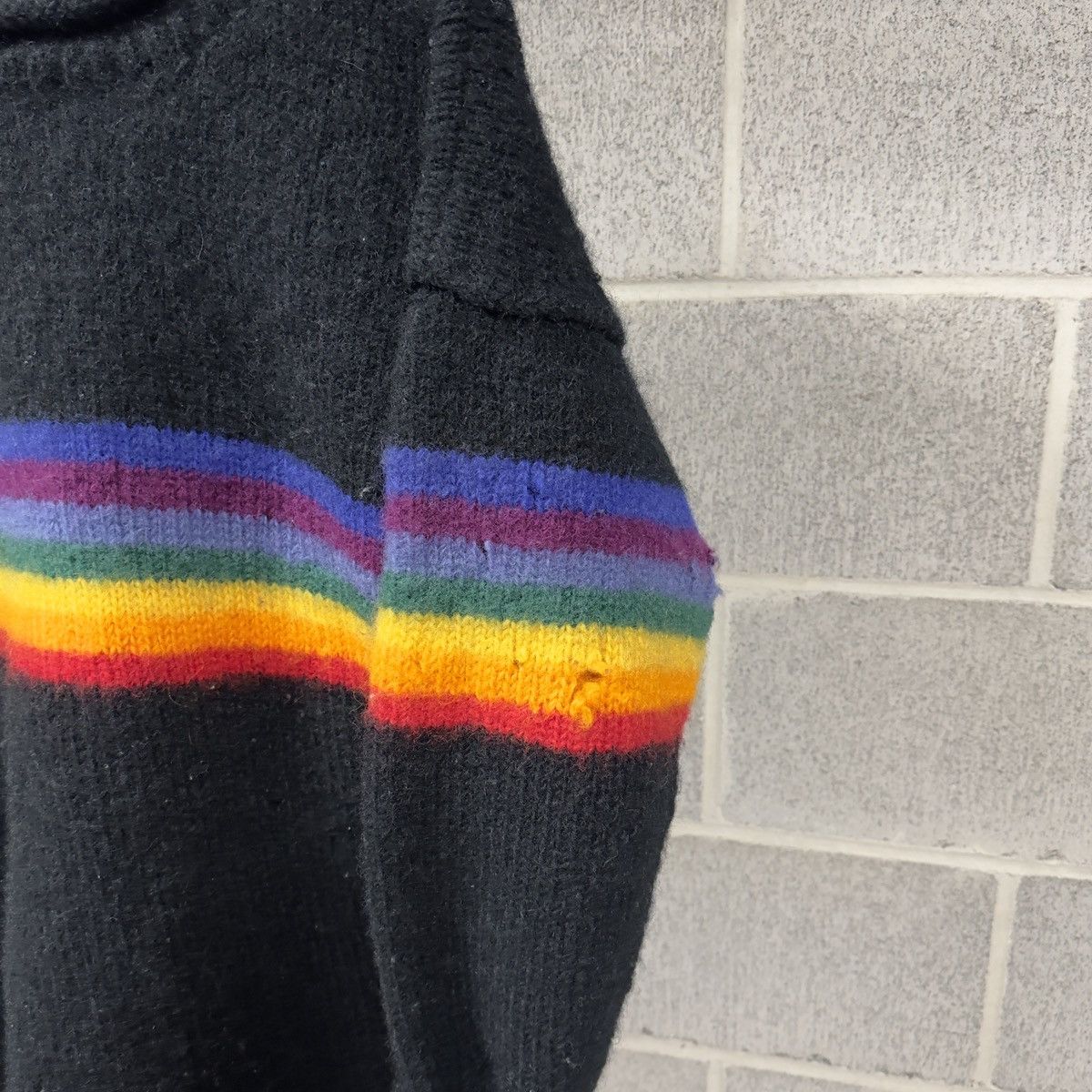 Vintage Vintage Distressed Rainbow Striped Knit Sweater ERD Grunge Size US L / EU 52-54 / 3 - 2 Thumbnail