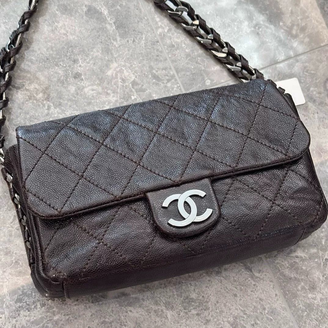 Chanel Pre-loved Bag Very good condition Size ONE SIZE - 1 Thumbnail