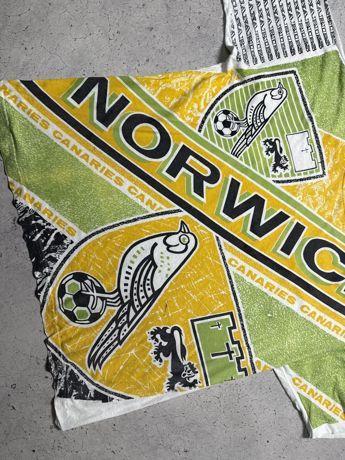 Vintage Norwich Vintage 90’s Football T-Shirt Size US XL / EU 56 / 4 - 4 Thumbnail