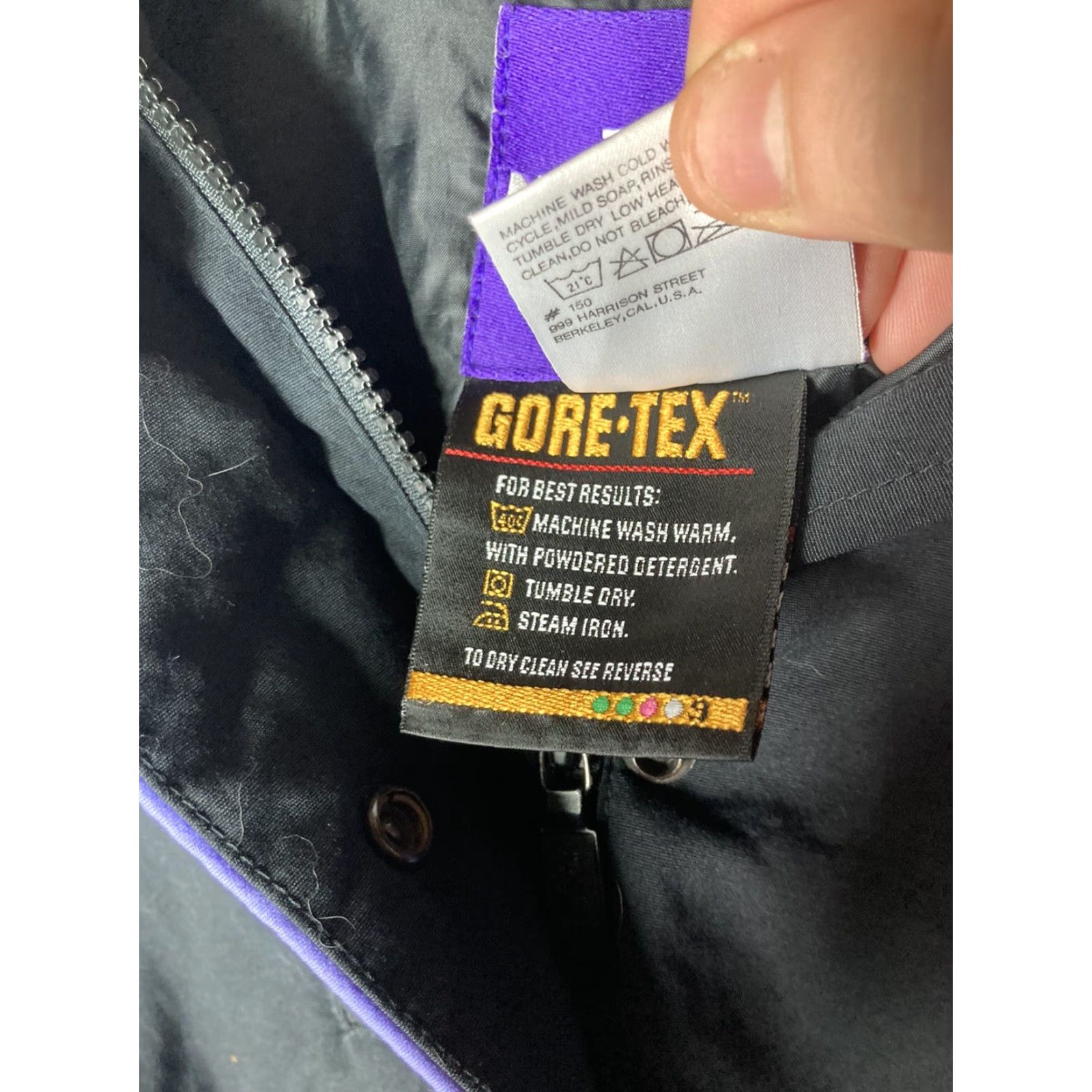The North Face VINTAGE The North Face Vertical Gore-Tex Jacket Womens 12 Purple 90s Water Resistant Gore Tex Large Size XL / US 12-14 / IT 48-50 - 4 Thumbnail
