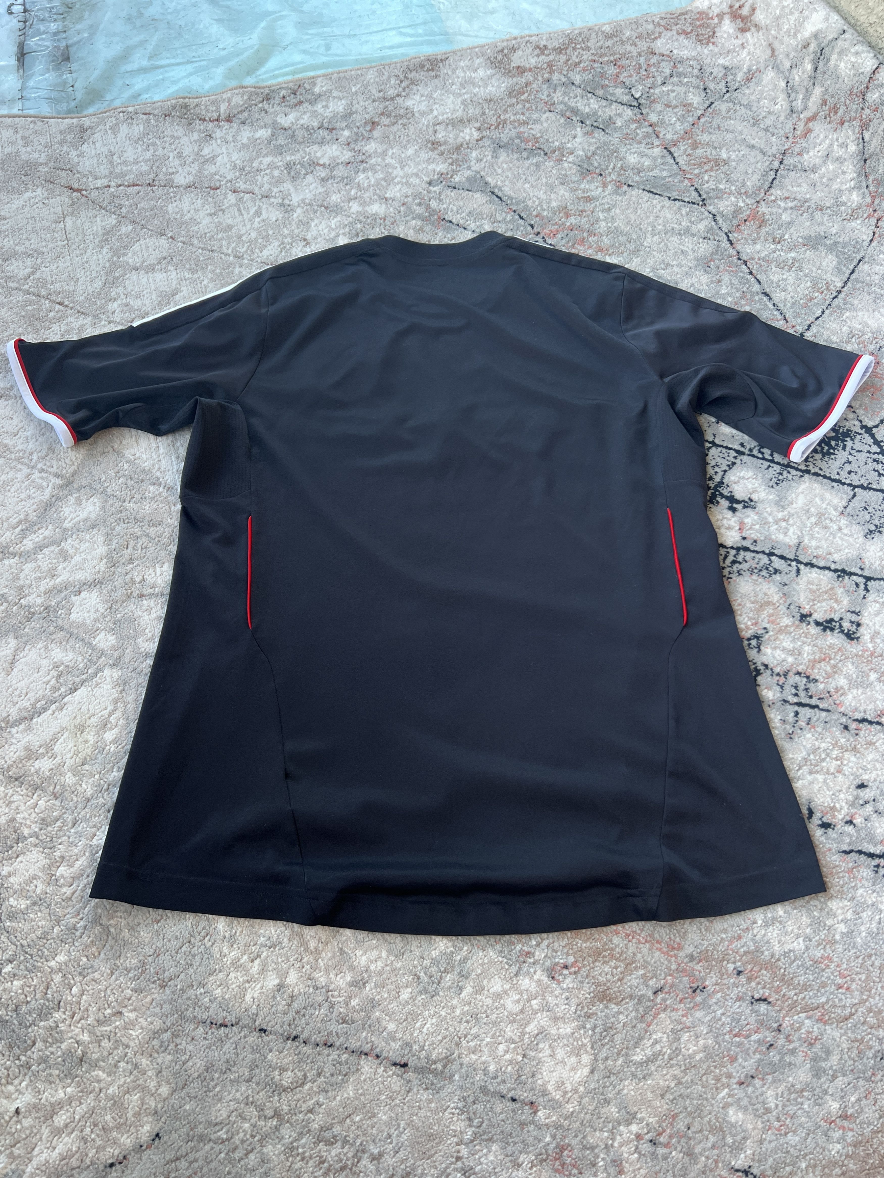 Adidas Adidas FC Bayern Munchen Jersey Size US L / EU 52-54 / 3 - 5 Thumbnail