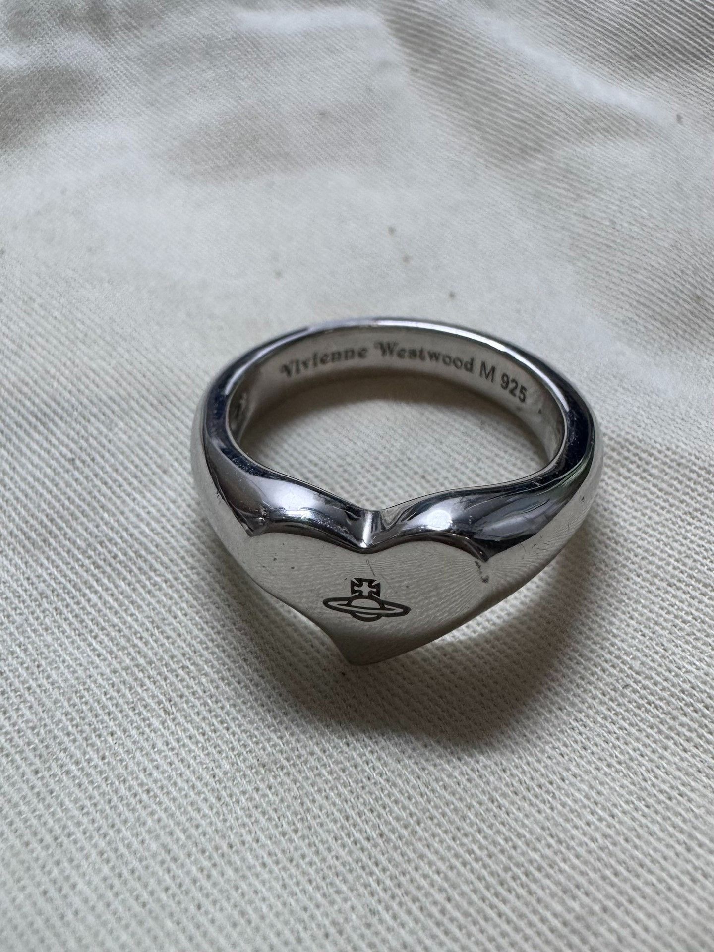 Vivienne Westwood Vivienne Westwood Silver Saturn Heart Ring Size ONE SIZE - 1 Thumbnail