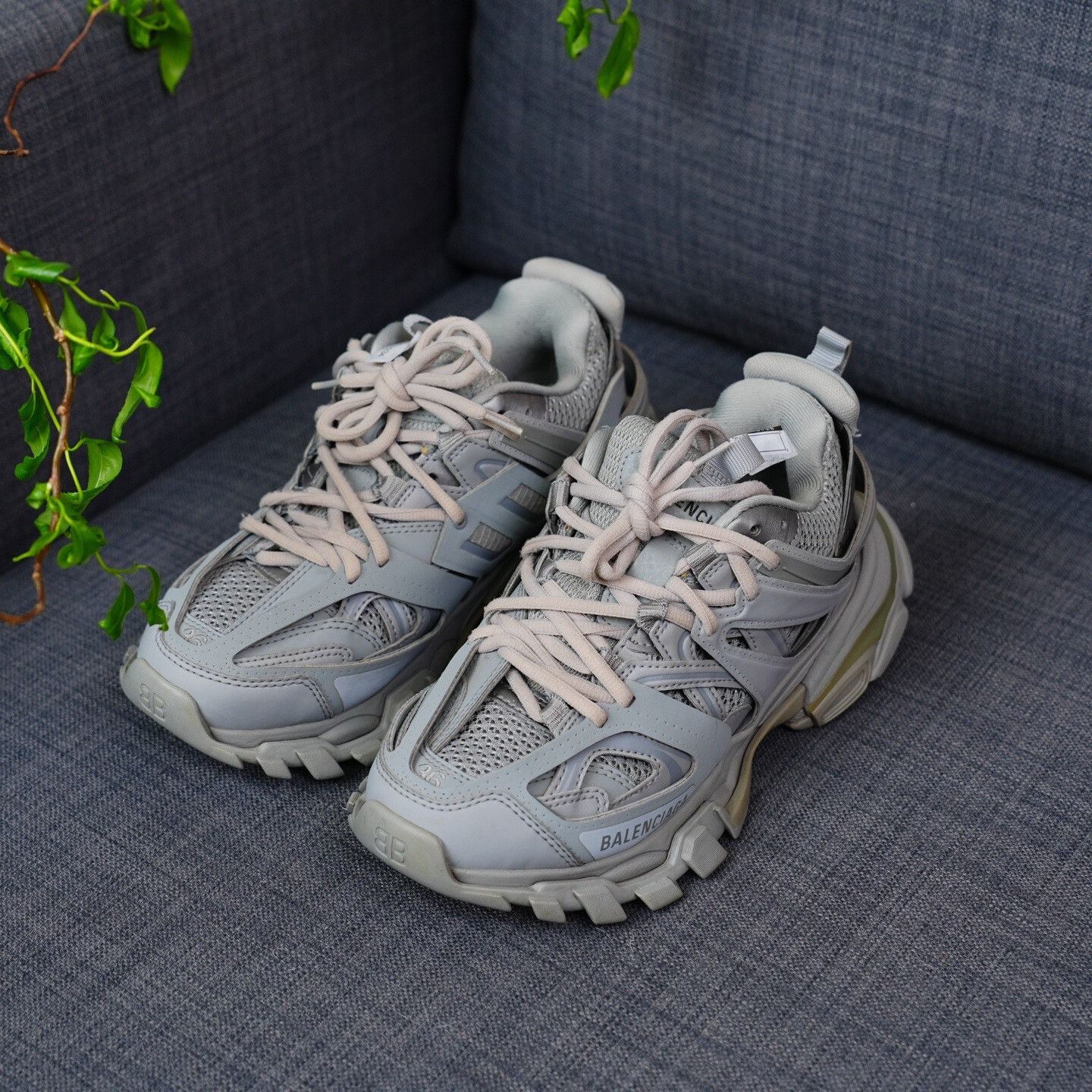 Balenciaga Balenciaga Gray Lowtop Sneakers us_6 Women Size US 6 / IT 36 - 1 Thumbnail