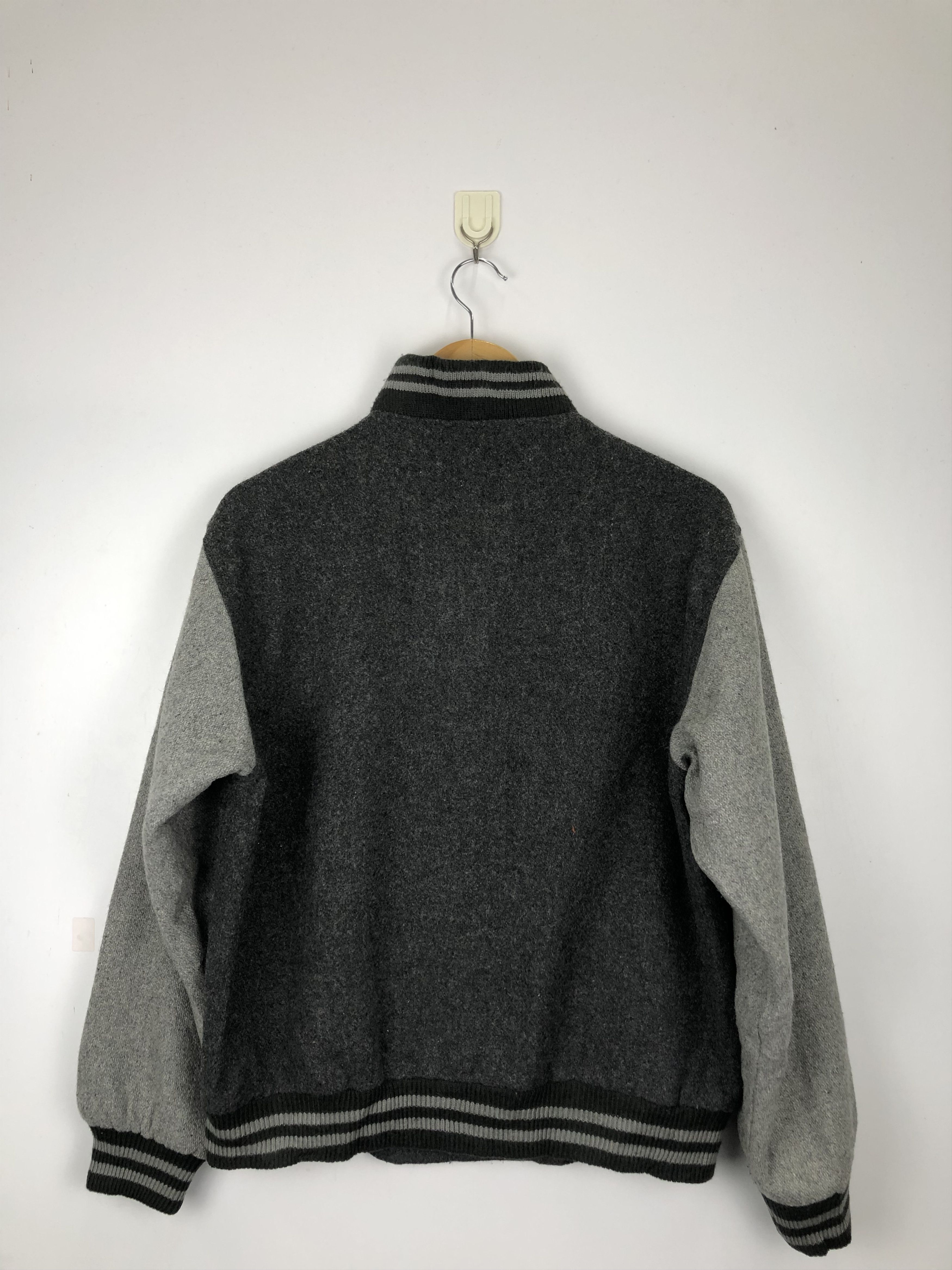 Japanese Brand Vintage 90s Japanese Brand Wool Varsity Jacket V0414 Size US L / EU 52-54 / 3 - 3 Thumbnail