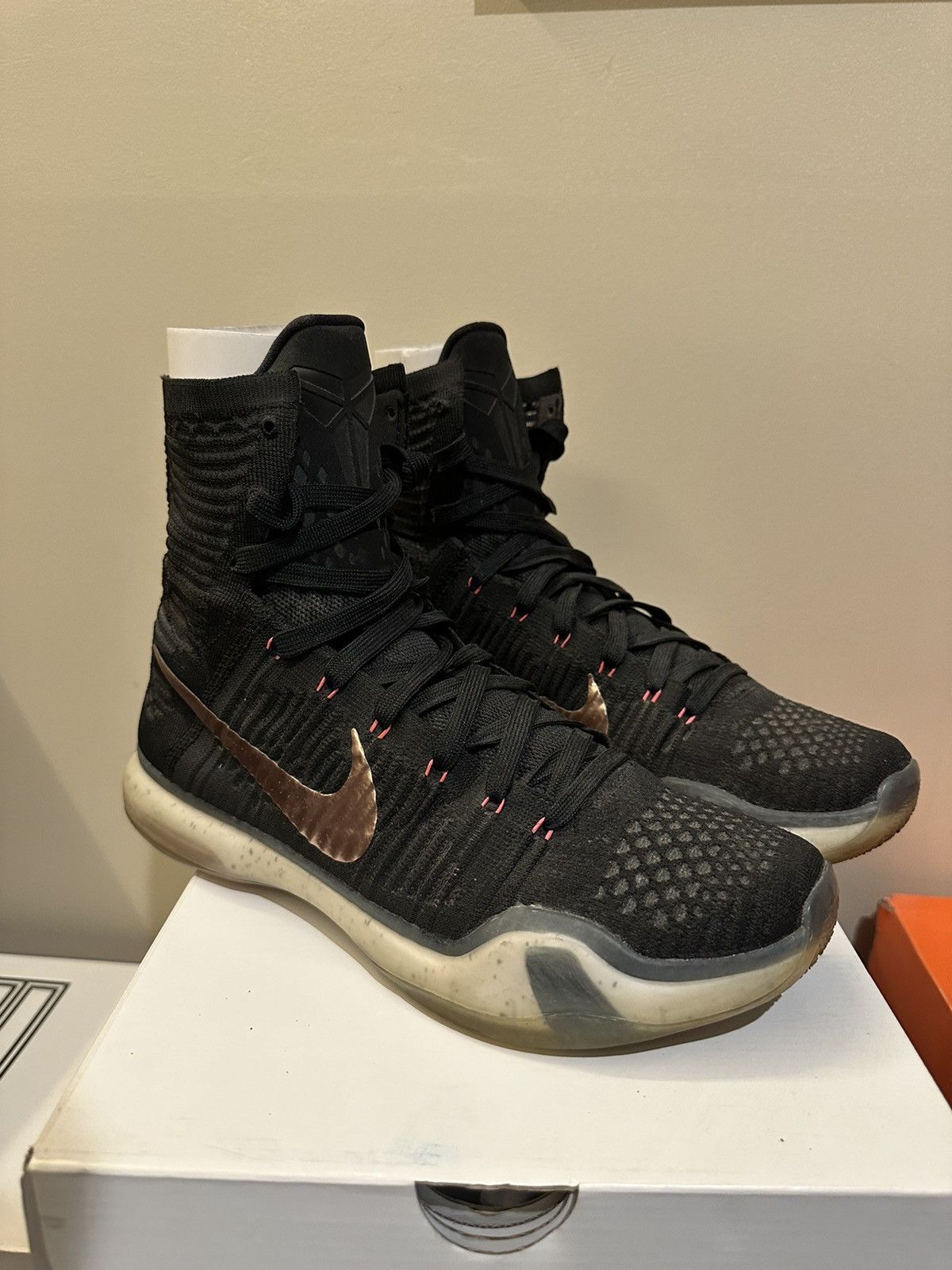 Nike Kobe 10 Elite "Rose Gold" Size US 10 / EU 43 - 1 Thumbnail
