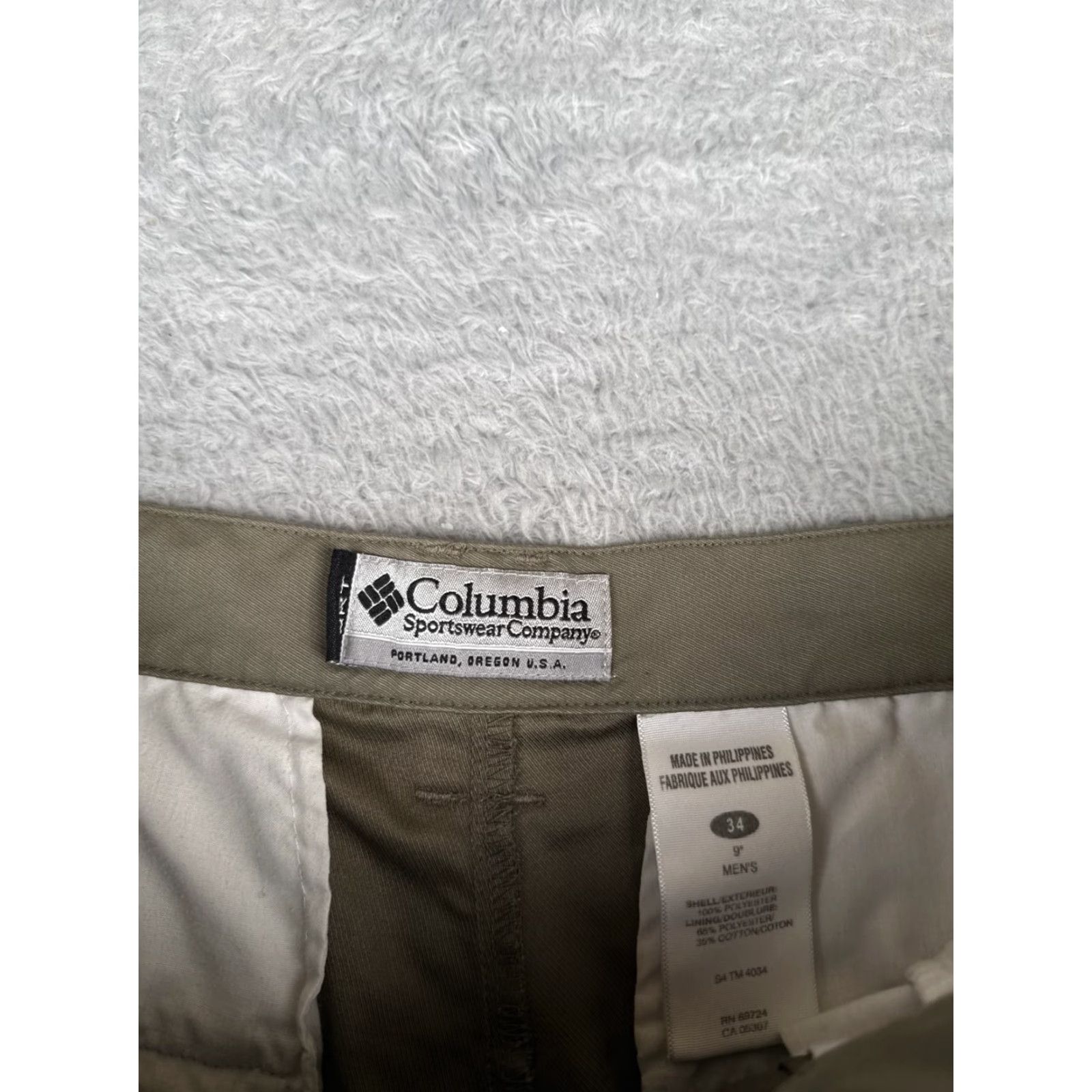 Vintage VINTAGE Columbia Shorts Mens 34 Green Pleated Bermuda 100% Polyester Bermuda 34x9 Cargo Pocket Easy Care Machine Washable Mens Shorts Green 34 Size US 34 / EU 50 - 7 Thumbnail