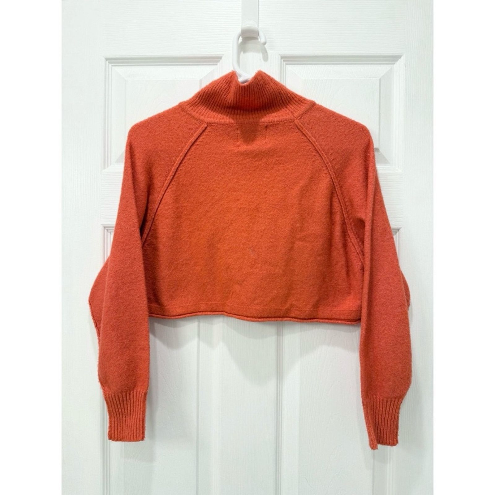 Urban Outfitters Urban Outfitters Kyla Cropped Turtleneck Sweater XS Size XS / US 0-2 / IT 36-38 - 2 Thumbnail