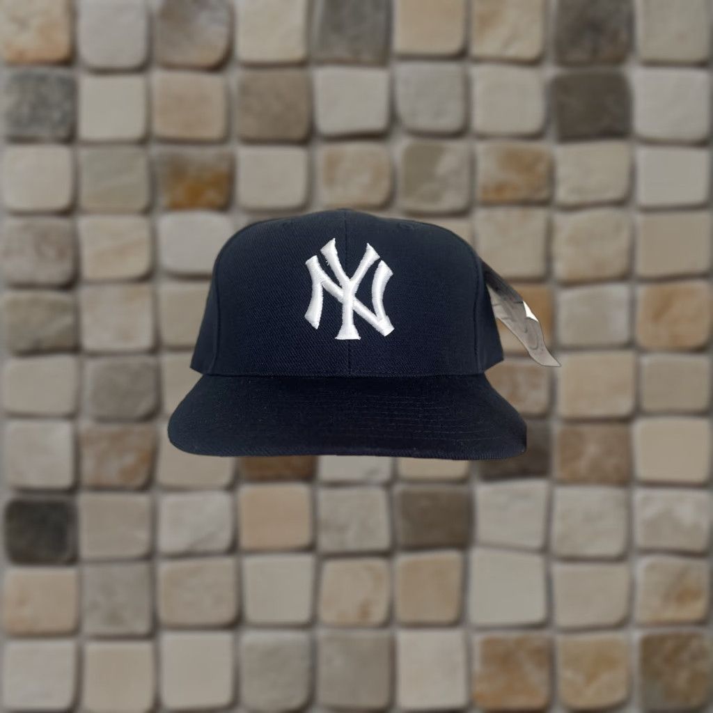 Drew VINTAGE Drew Pearson NY Yankees Fitted Hat - 7 1/8 - Navy Blue - Wool - NEW WITH TAGS - Baseball Cap - Men Size ONE SIZE - 1 Thumbnail