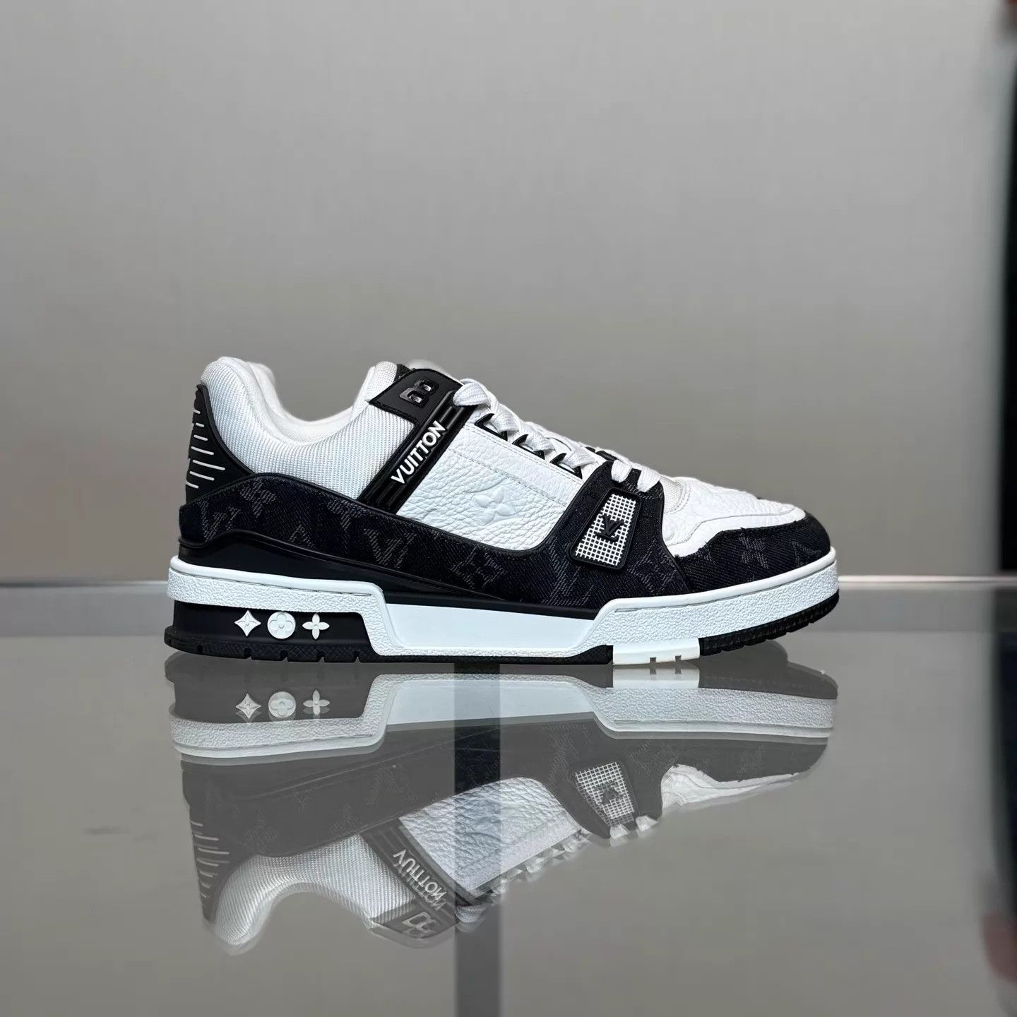 Louis Vuitton LV Trainer 24 black white denim UK6 98 Size US 8.5 / IT 38.5 - 3 Thumbnail