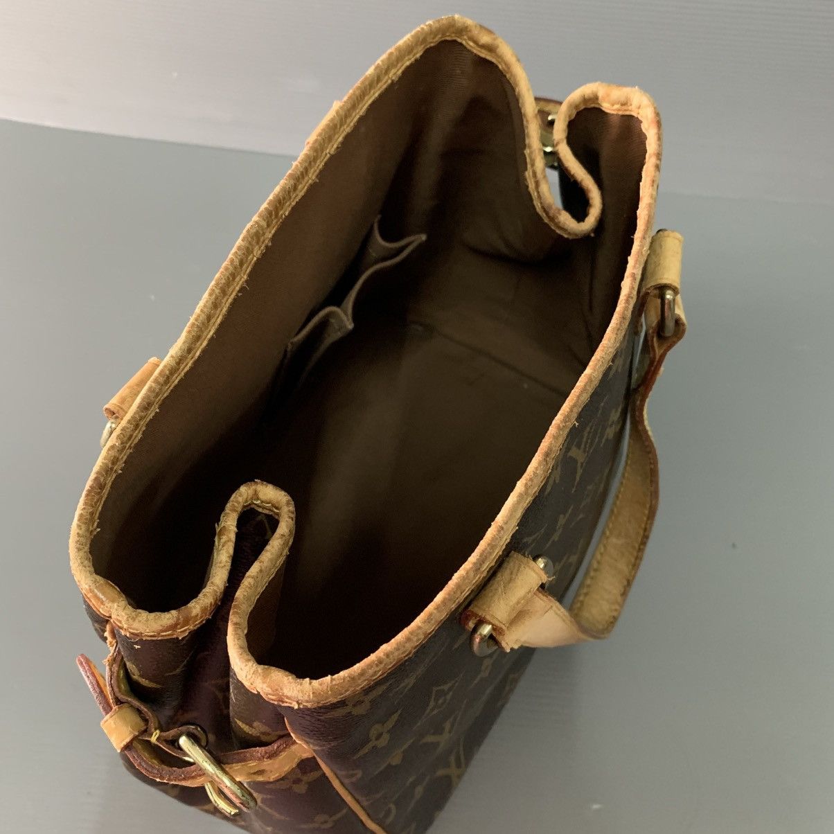Louis Vuitton Louis Vuitton Monogram Batignolles Horizontal PM Handbag Size ONE SIZE - 11 Thumbnail