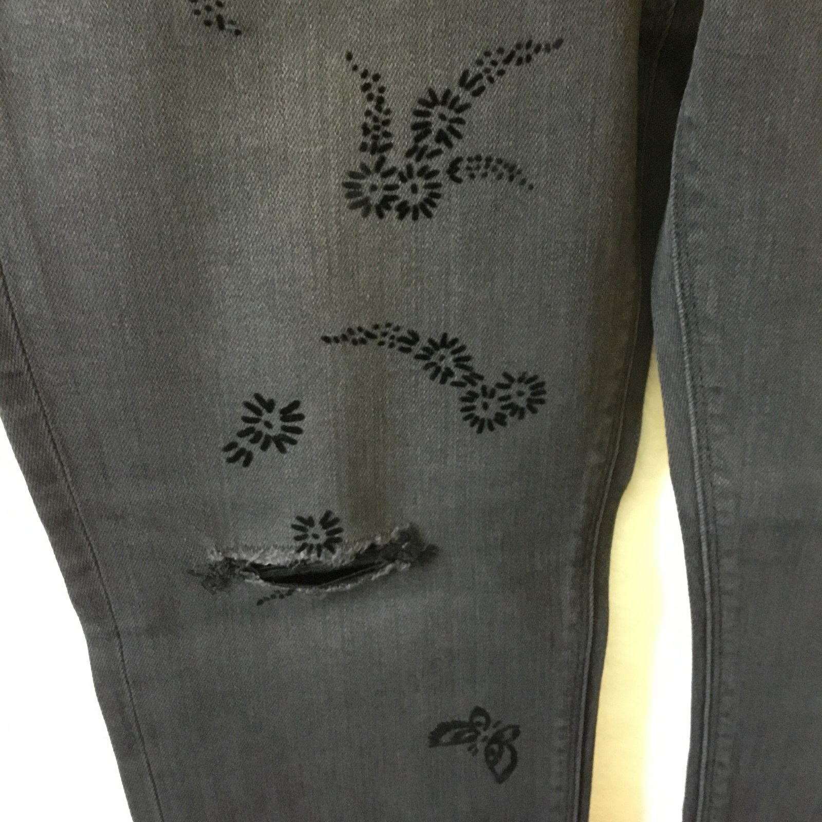 Lucky Brand Lucky Brand Black Ava Skinny Jeans and Velvet Floral Detail Size 31" - 6 Thumbnail