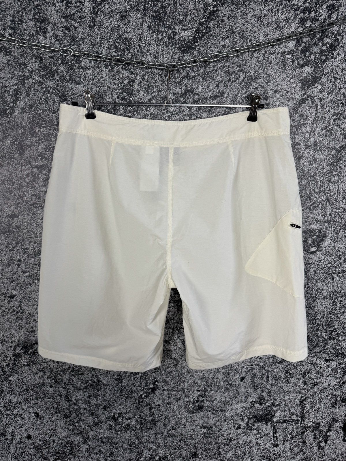 Nike Men’s Vintage Nike Cream Shorts With Map Logo Print Size 36 Size US 36 / EU 52 - 11 Thumbnail