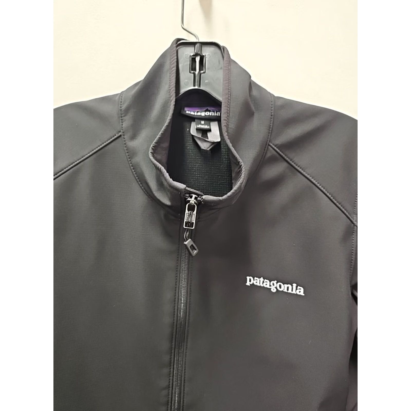 Patagonia Patagonia Jacket Women’s M Black Full Zip Polartec Windbloc Soft Shell Mid-Length Jacket Womens M Black Size M / US 6-8 / IT 42-44 - 2 Thumbnail