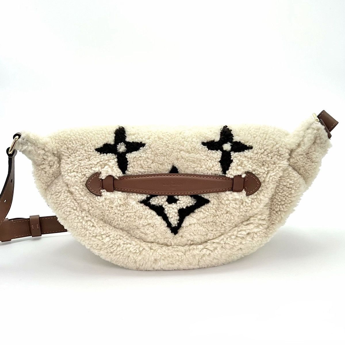 Louis Vuitton Louis Vuitton Teddy Fleece Shearling Monogram Waist Bumbag Size ONE SIZE - 5 Thumbnail