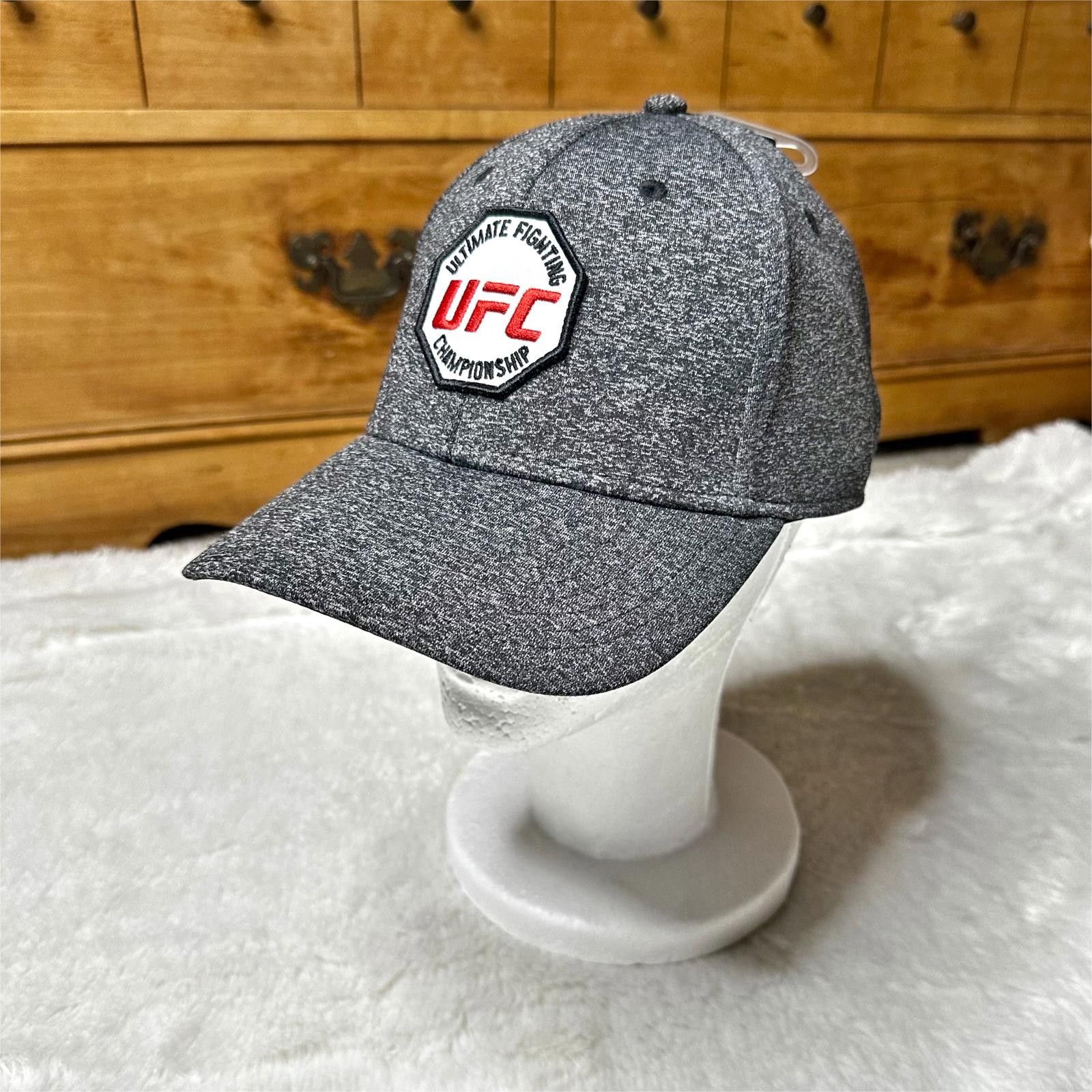 UFC NWT UFC Embroidered Patch Logo Adjustable Cap Grey Adult OS Size ONE SIZE - 1 Thumbnail