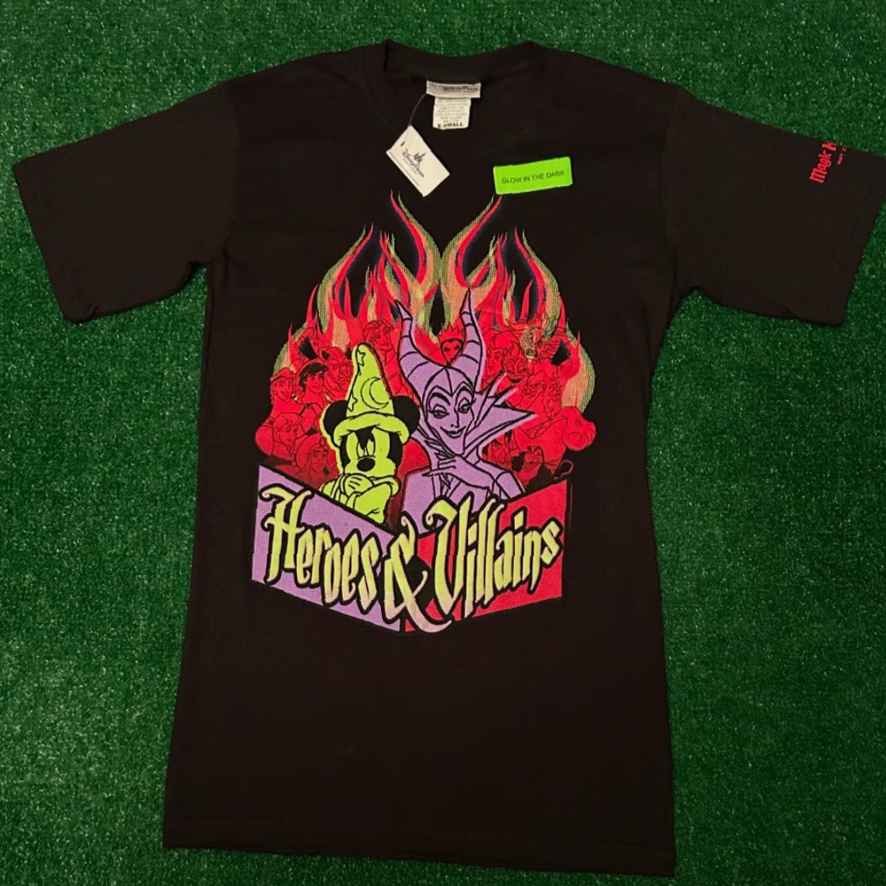 Disney VINTAGE Disney World Mickey Mouse Villains Halloween Shirt Mens XS Black Disney Size US XS / EU 42 / 0 - 4 Thumbnail