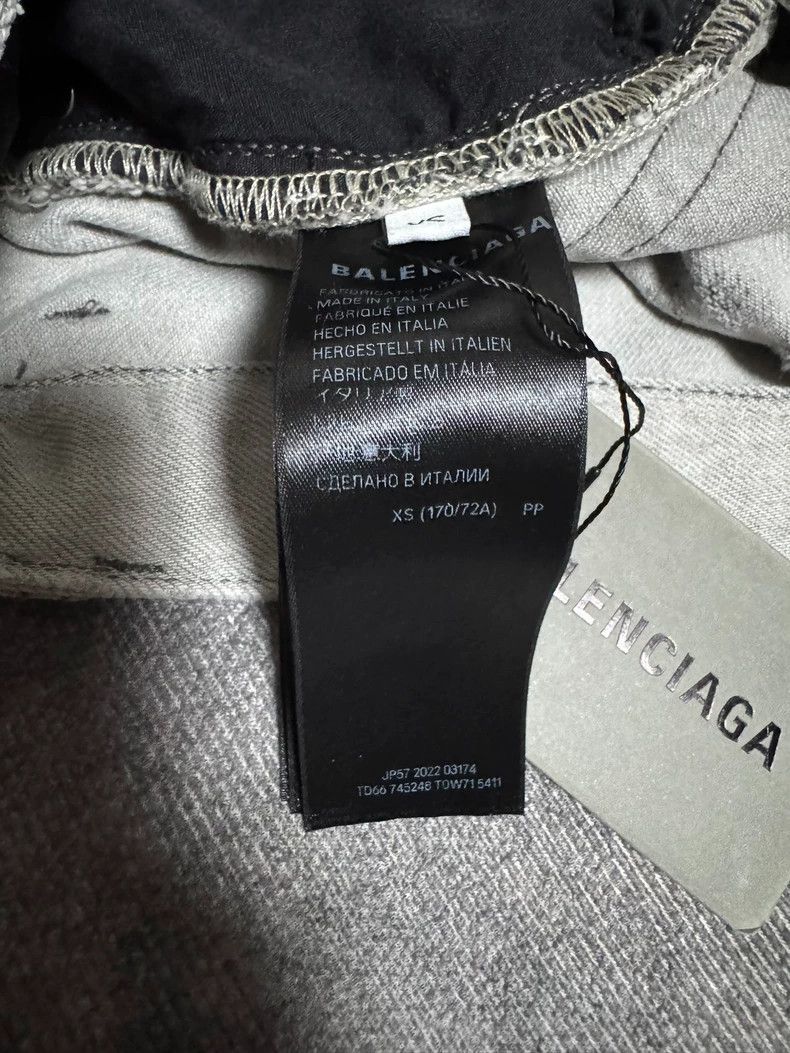 Balenciaga Balenciaga size XS Tear the super-damaged jeans to make th Size US 26 / EU 42 - 4 Thumbnail