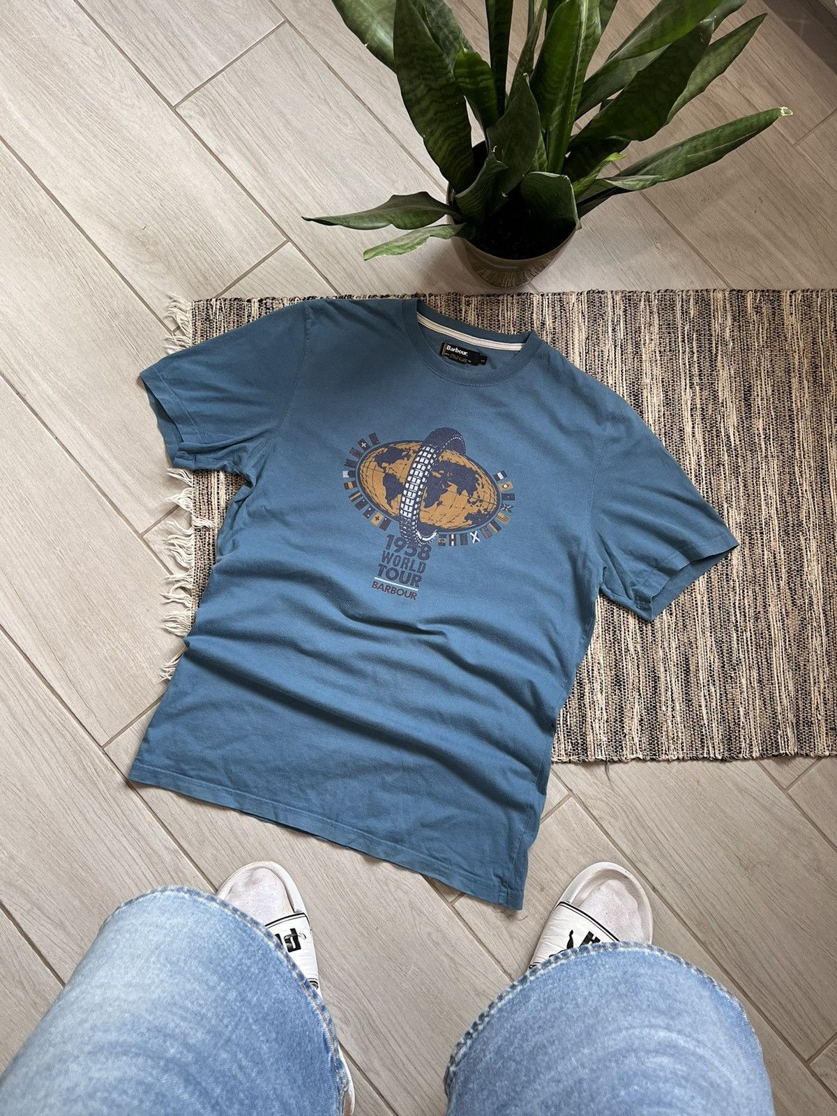 Barbour × Vintage Barbour T-shirt 1958 world tour regular fit fade size L Size US L / EU 52-54 / 3 - 1 Thumbnail