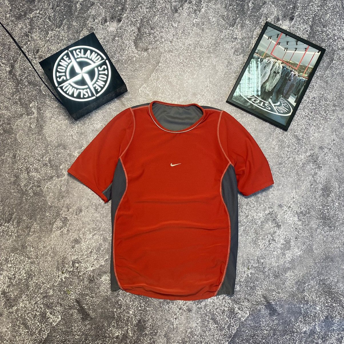Vintage Vintage Nike Dri Fit Termo Shirt Sportwear Size US S / EU 44-46 / 1 - 1 Thumbnail