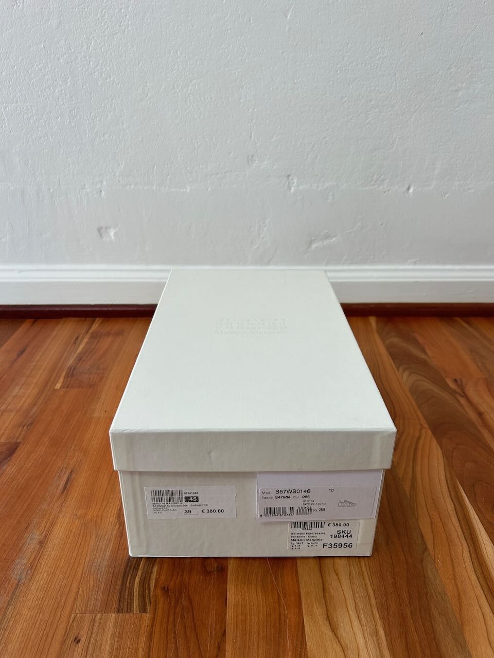 Maison Margiela MAISON MARGIELA White Replica Runner Sneakers Size US 6 / EU 39 - 8 Thumbnail