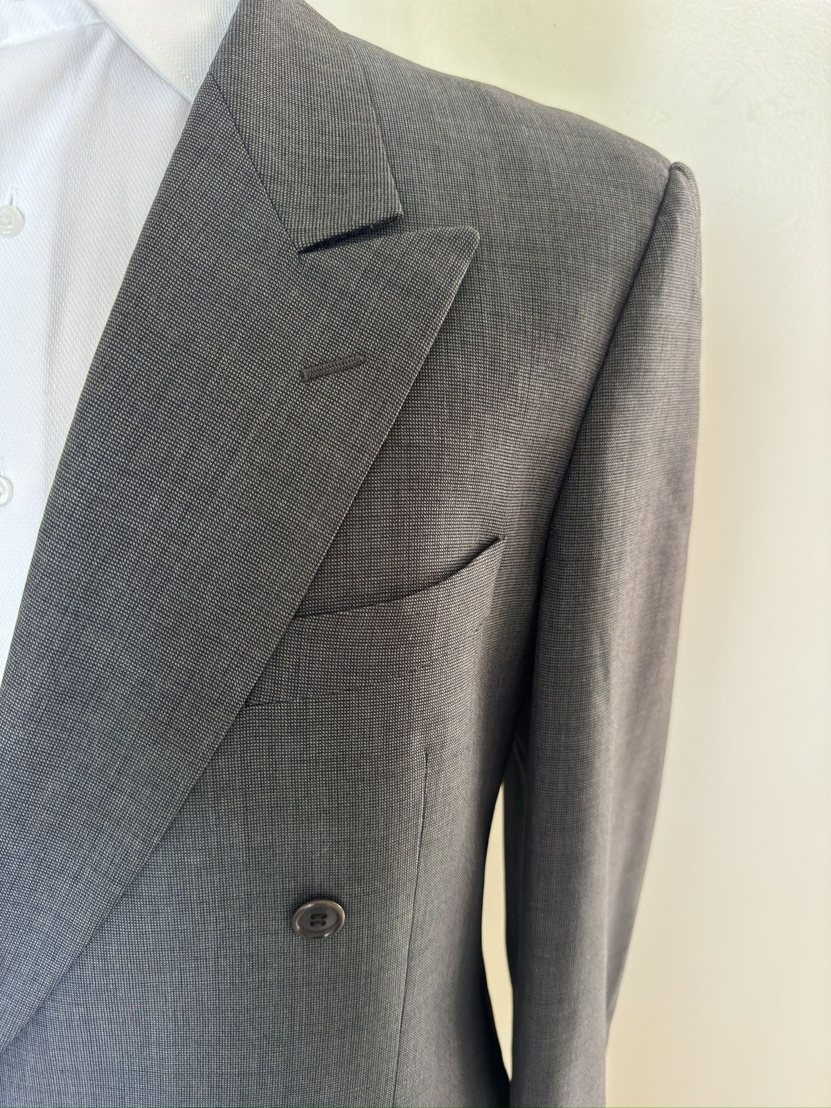 Bergdorf Goodman × Valentino Valentino Made In Italy DB Peak Lapel Wool Suit in Grey 40L Size 40L - 3 Thumbnail