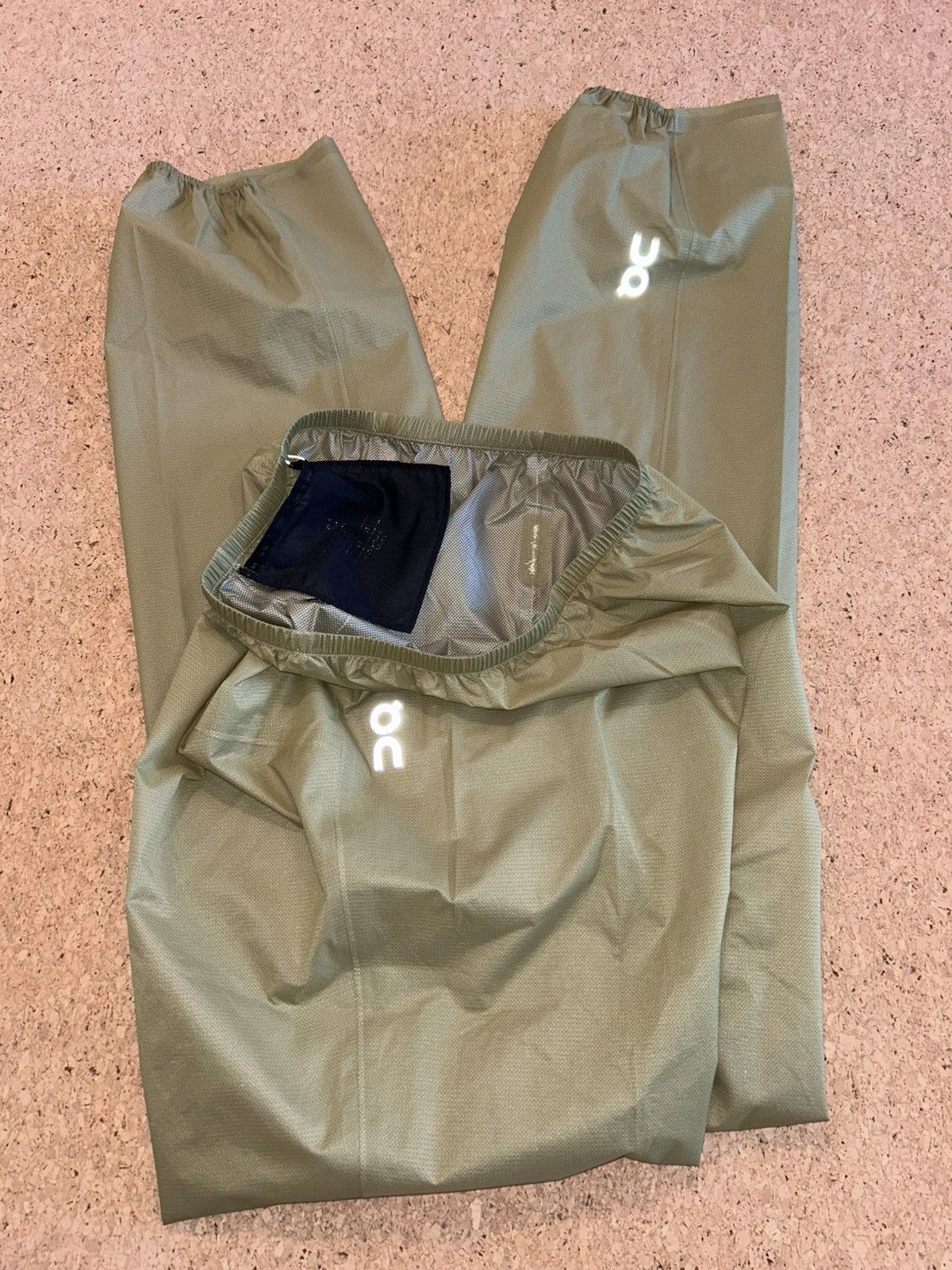 On On Running Ultra Rain Pants - Size Large Size US 33 - 5 Thumbnail