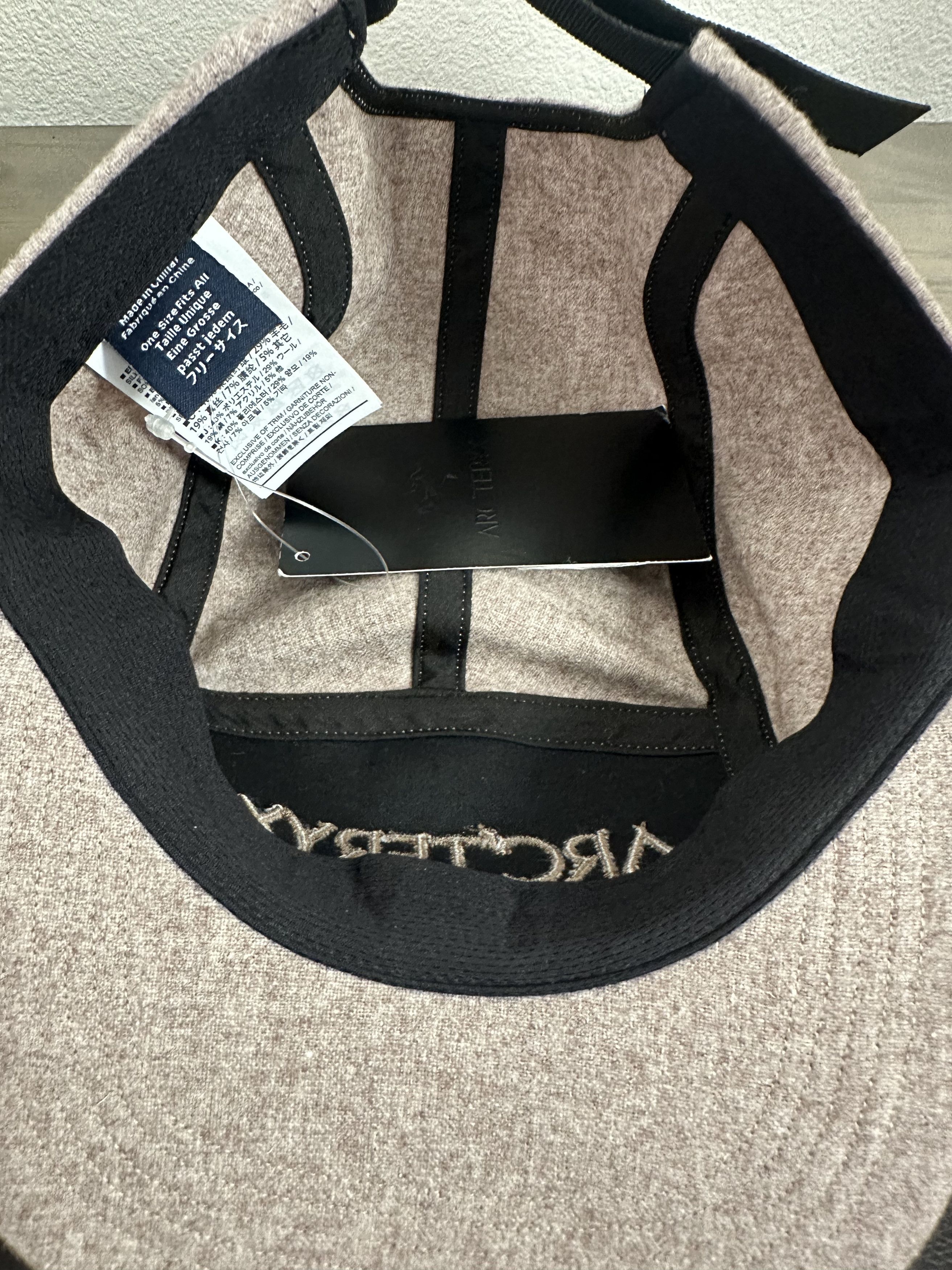 Arc'teryx Arcteryx 5 panel wool hat adjustable ones size tan cream Size ONE SIZE - 4 Thumbnail