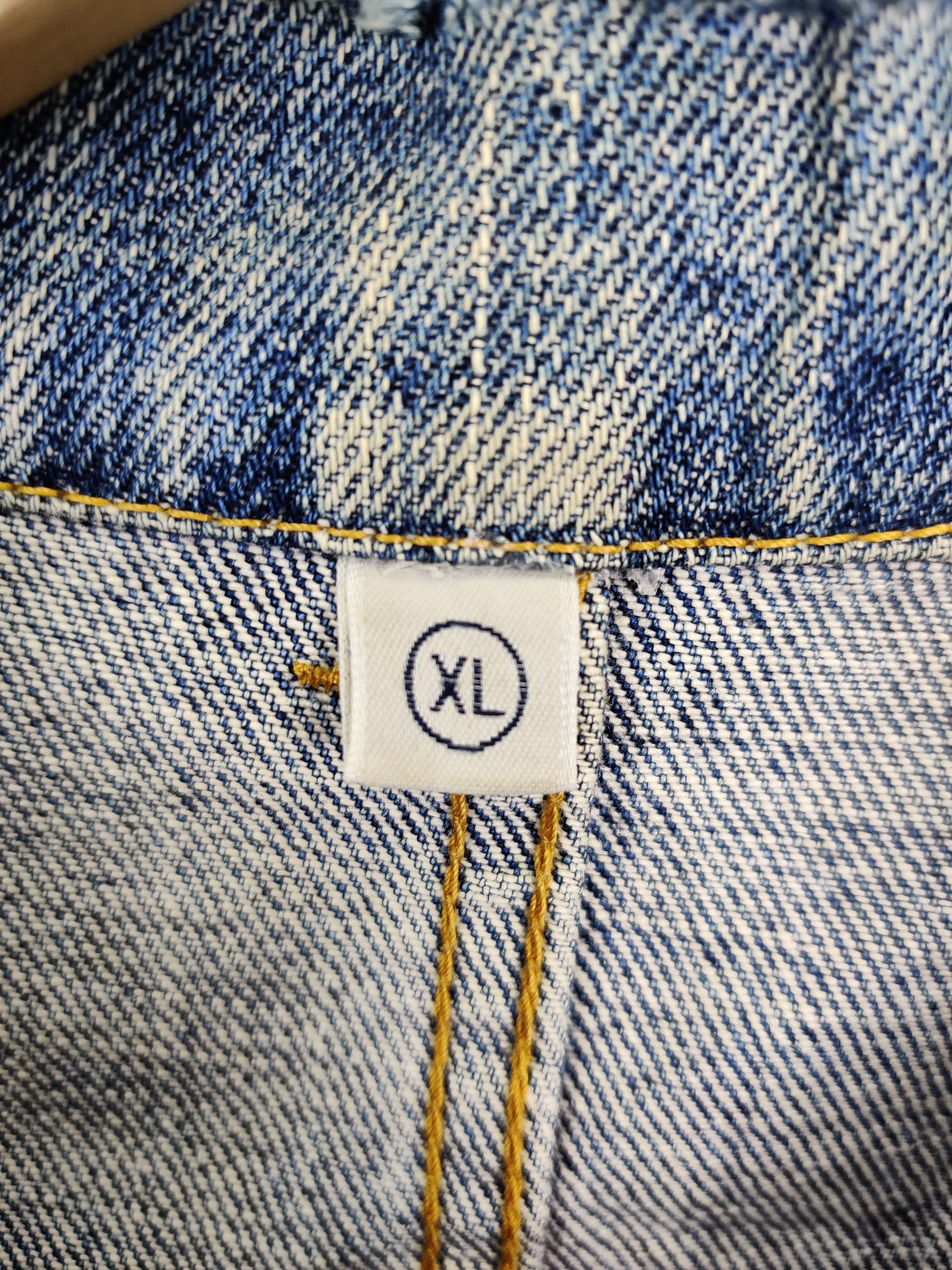 Uniqlo Vintage Thrashed Uniqlo Distressed Denim Trucker Jacket Size US XL / EU 56 / 4 - 15 Thumbnail