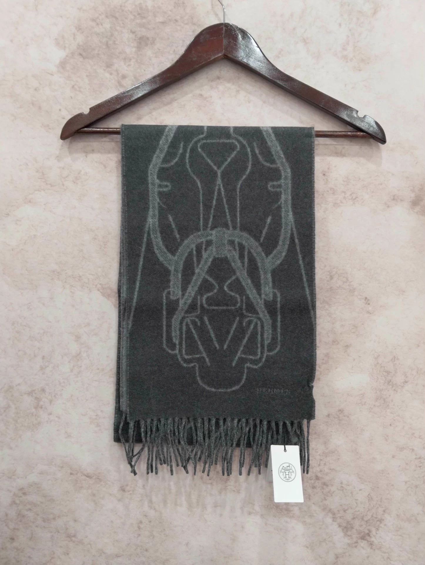 Hermes Hermes Scarf Authentic Size ONE SIZE - 1 Thumbnail