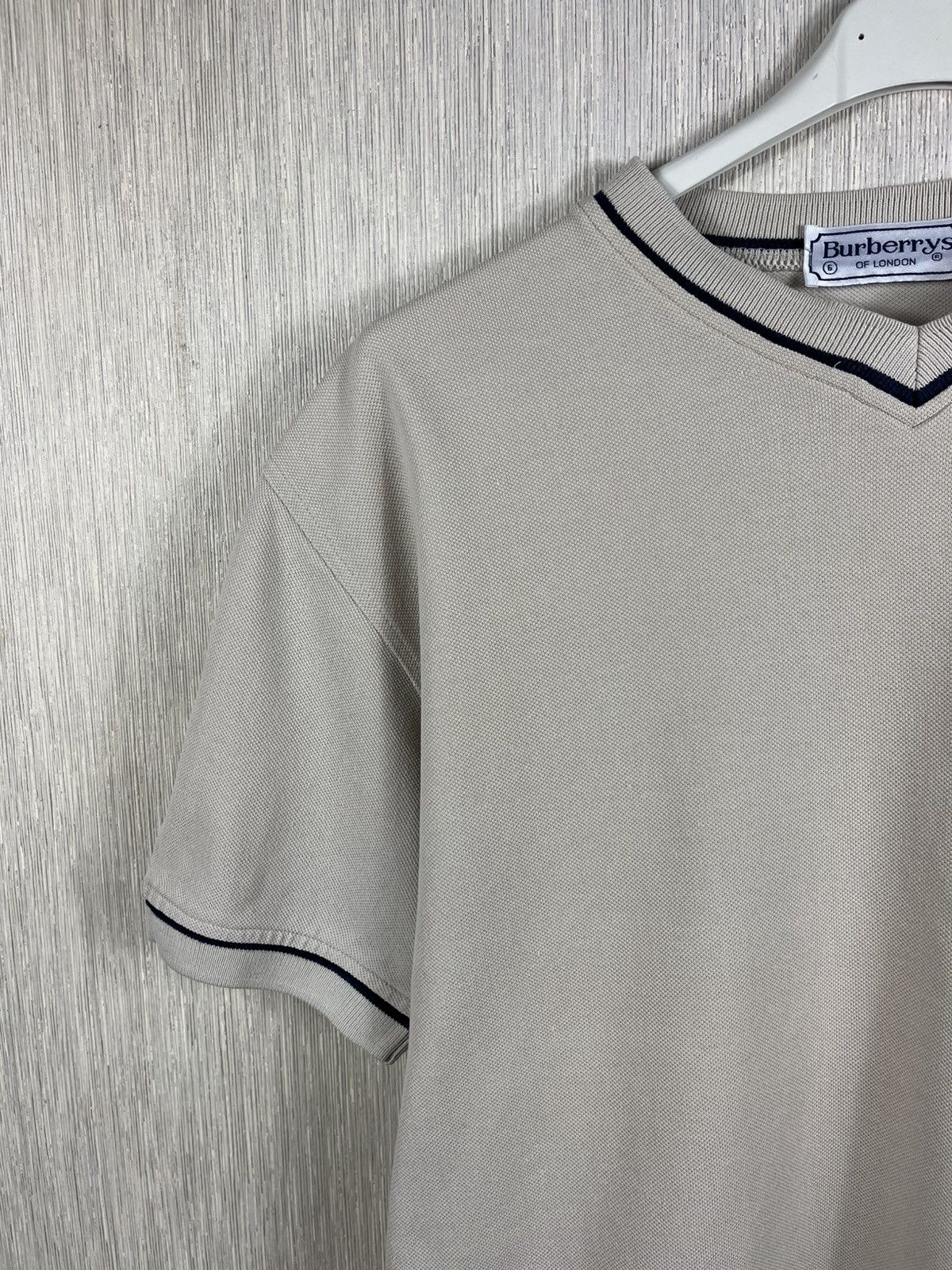 Burberry Vintage 90s Burberrys classic chest logo knight t-shirt Size US L / EU 52-54 / 3 - 4 Thumbnail