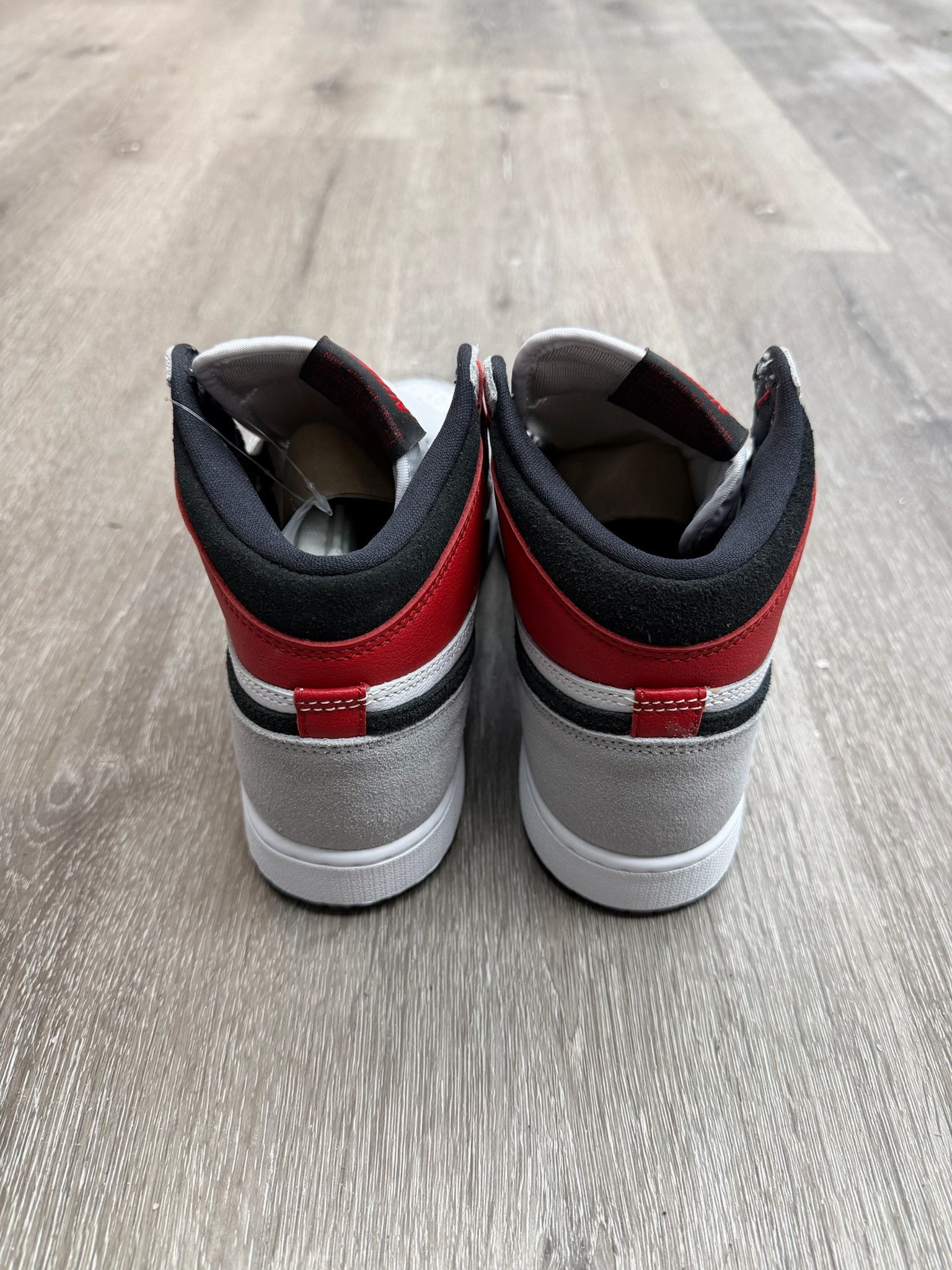 Jordan Brand Air Jordan 1 Retro High "Light Smoke Grey" (GS) - Size 6.5 Size US 6.5 / EU 39-40 - 4 Thumbnail