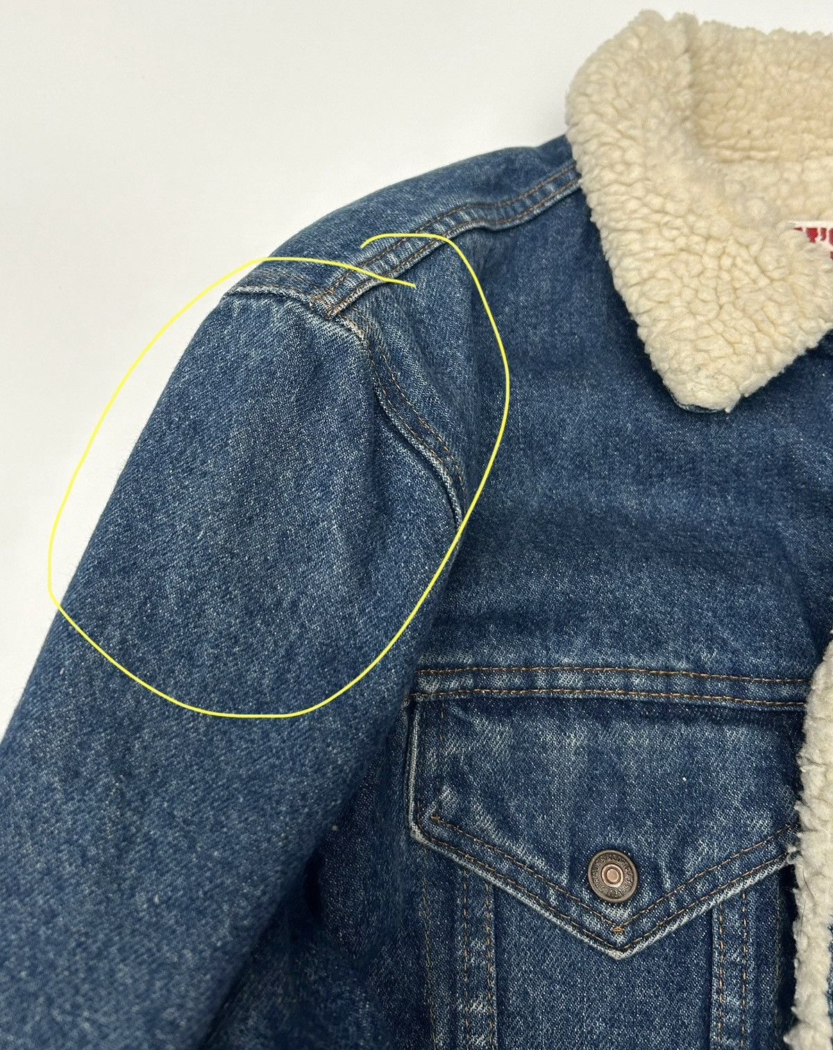 Levi's × Vintage Vintage 80’s Levi’s Sherpa Lined Denim Jacket Made In USA Size US L / EU 52-54 / 3 - 12 Thumbnail