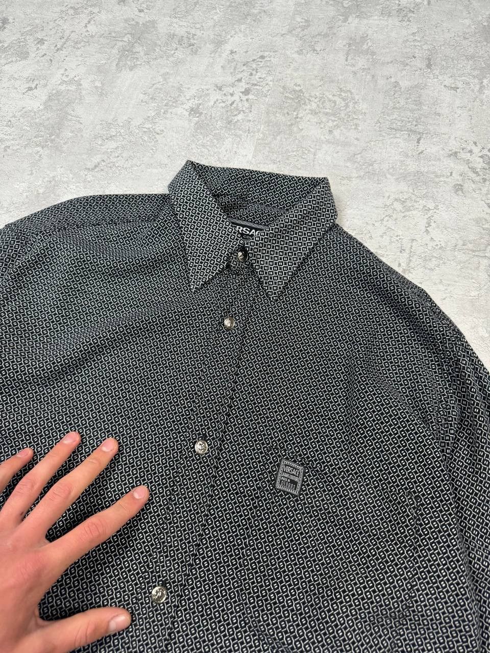 Versace Vintage Versace Jeans Couture Gray Geometric 3D Shirt Size US M / EU 48-50 / 2 - 6 Thumbnail