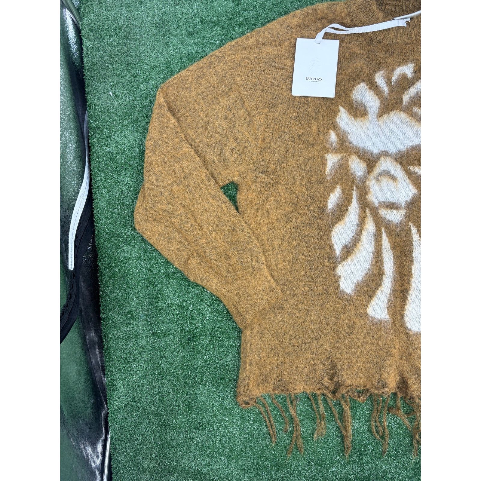 Bape BAPE Black Japan Distressed Knitted Beige Sweater Size MD Size US M / EU 48-50 / 2 - 3 Thumbnail