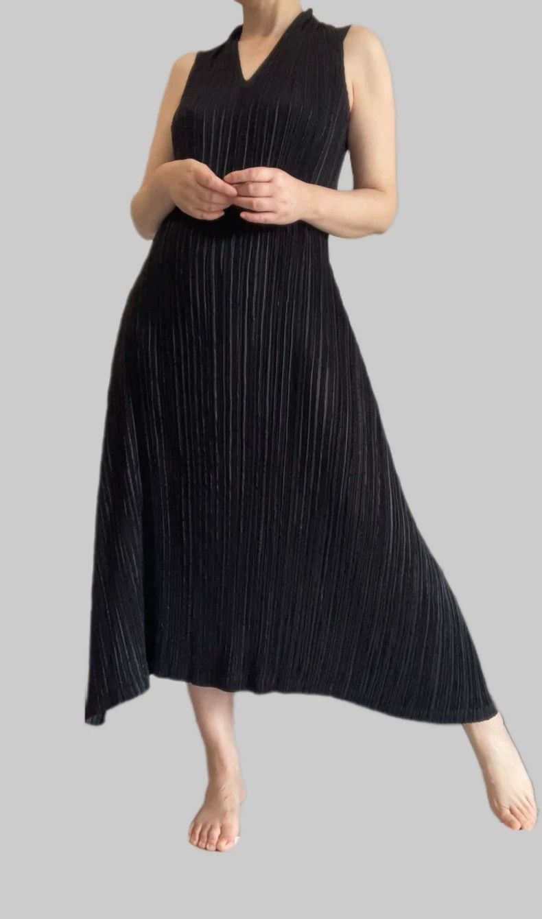 Issey Miyake Issey Miyake size:2 Black pleated heavy industry dress Size XS / US 0-2 / IT 36-38 - 1 Thumbnail