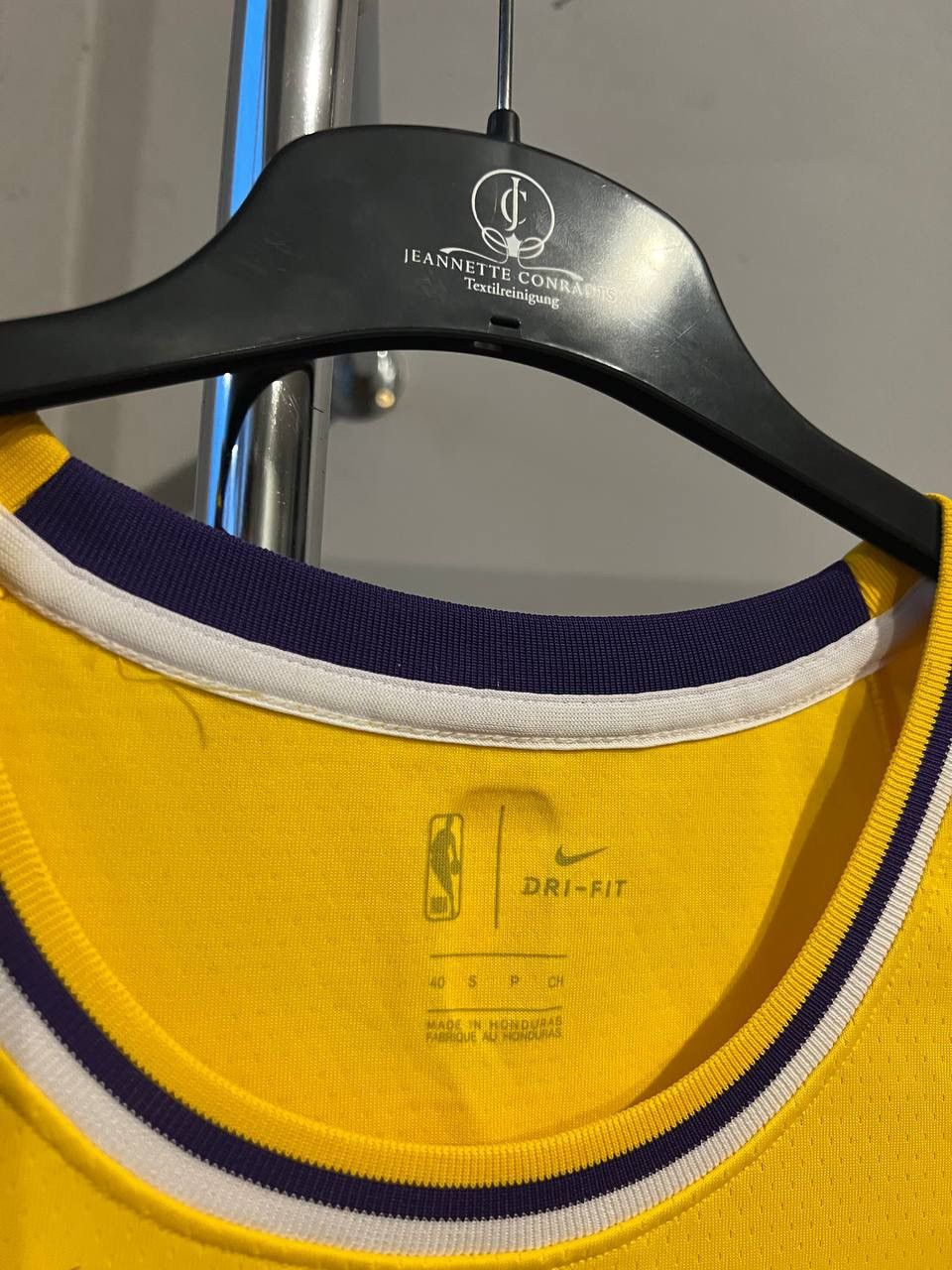 NBA 2020 LOS ANGELES LAKERS #23 JAMES LEBRON BASKETBALL JERSEY S Size US S / EU 44-46 / 1 - 7 Thumbnail