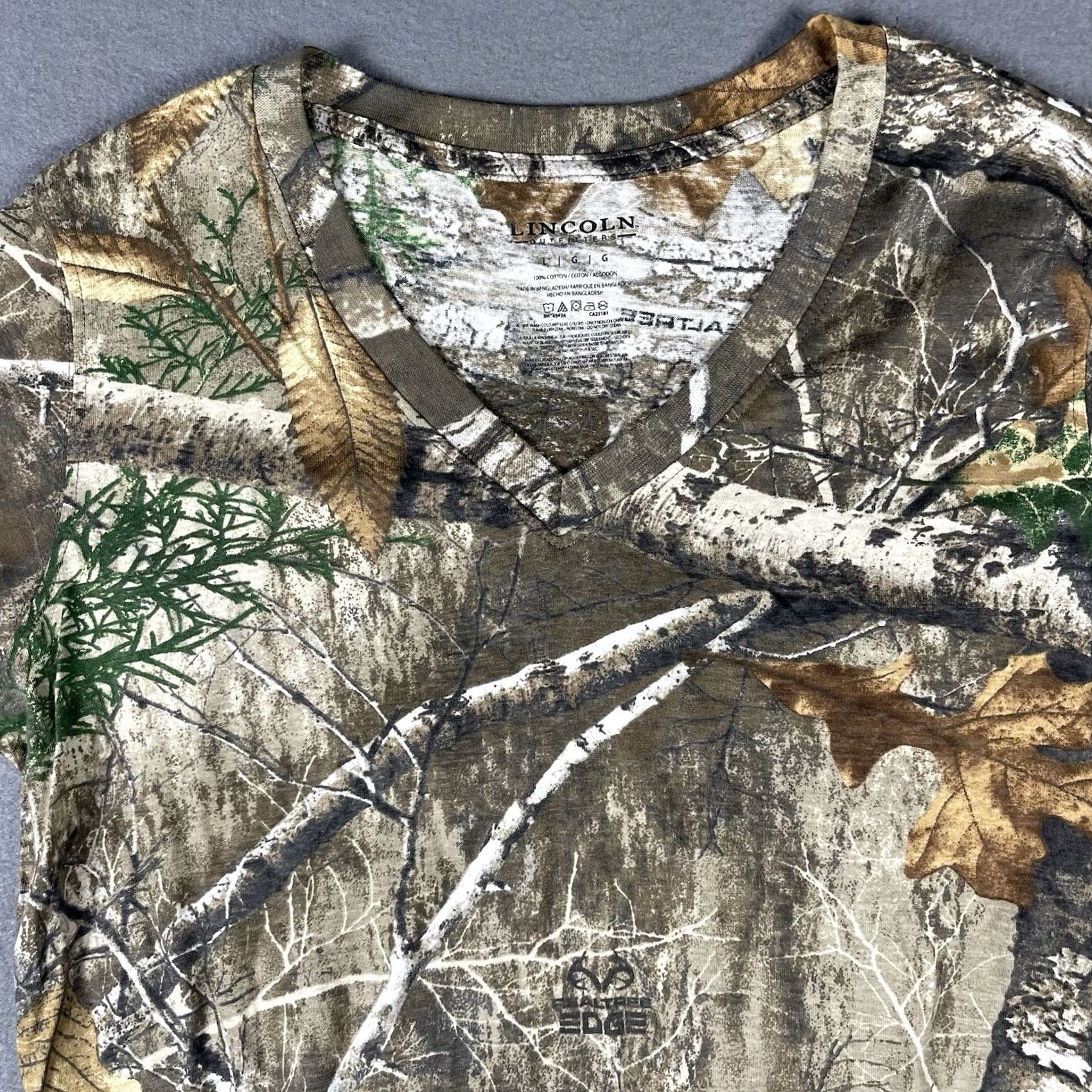 Realtree VINTAGE Lincoln Outfitters Realtree Camo V-Neck T-Shirt Womens Large Camouflage NWT Size L / US 10 / IT 46 - 2 Thumbnail
