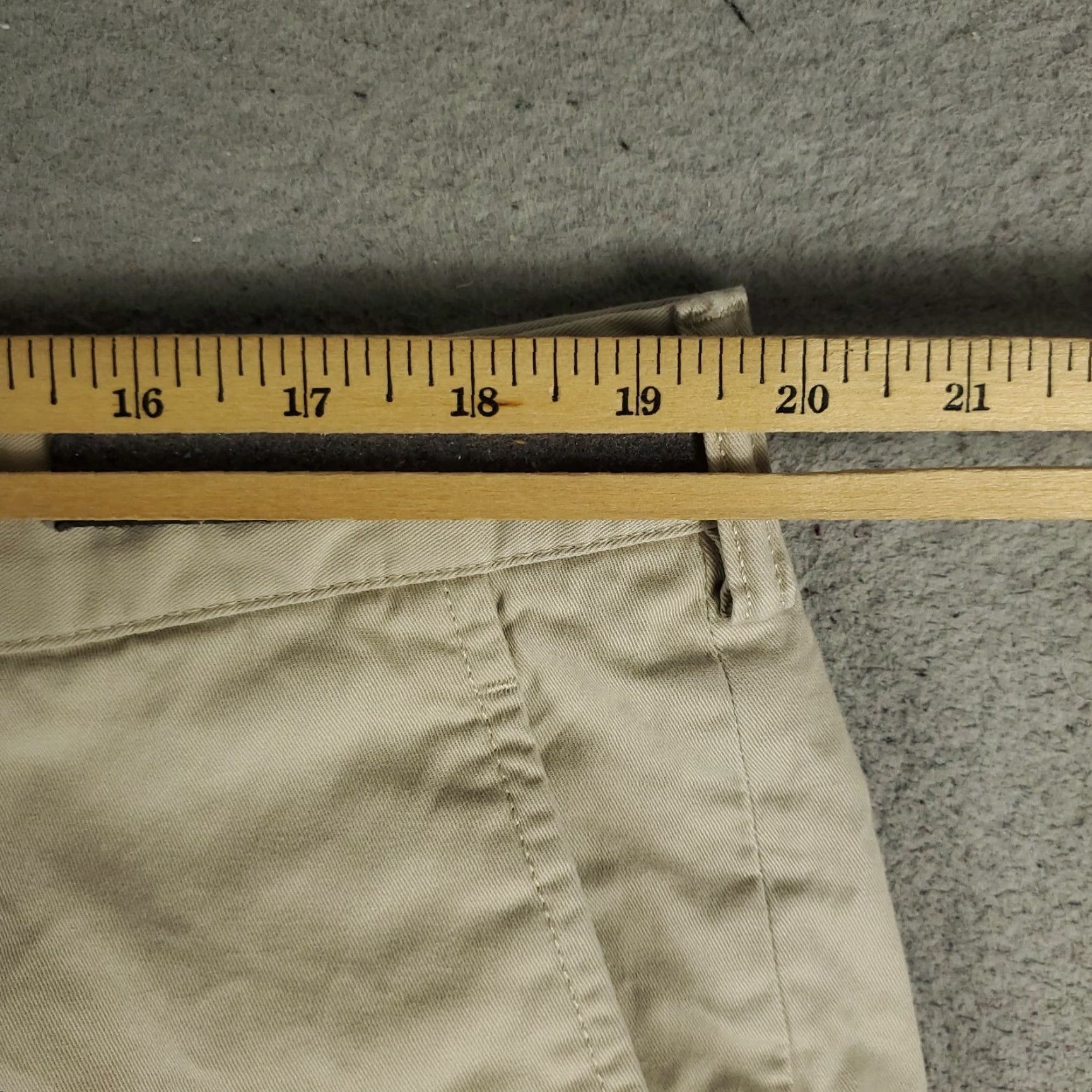 Ralph Lauren VINTAGE Ralph Lauren Shorts Mens Size 38 Chino Casual Flat Front Beige Size US 38 / EU 54 - 4 Thumbnail