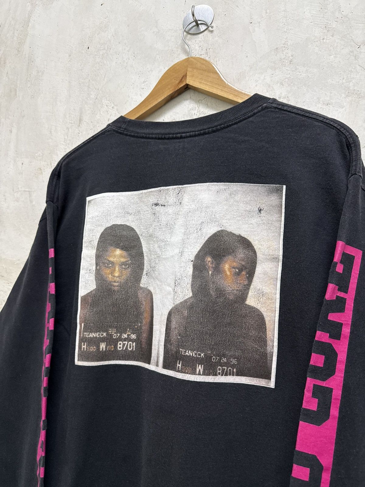 FUCT FUCT Lil Kim Mugshot “Hard Core” on Sleeve LS shirt Size US L / EU 52-54 / 3 - 3 Thumbnail