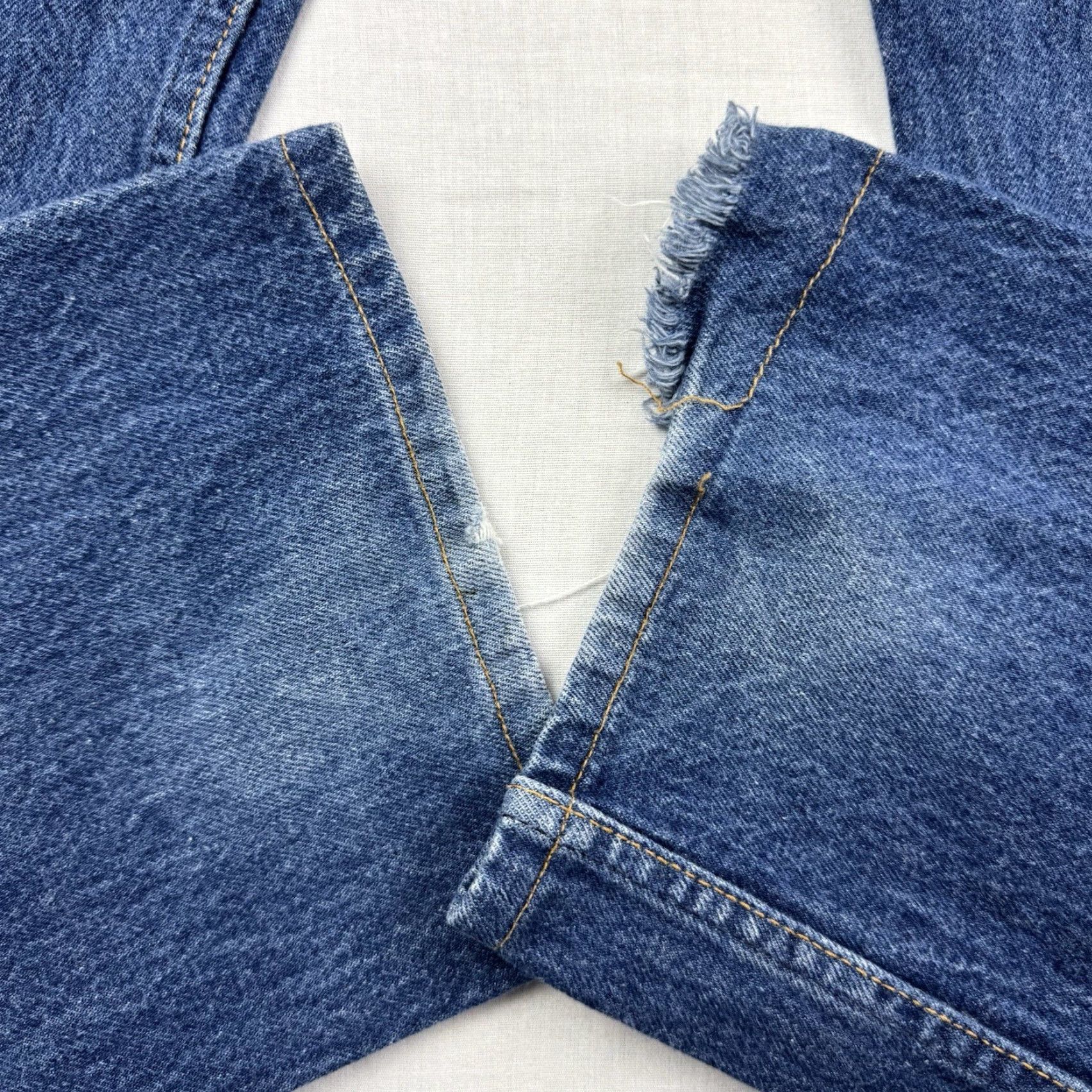 Levi's VINTAGE Levi's 501 Jeans Men Adult 31x30 Button Fly Made In USA Straight Blue 100% Cotton USA Womens Mens? Size US 31 - 2 Thumbnail