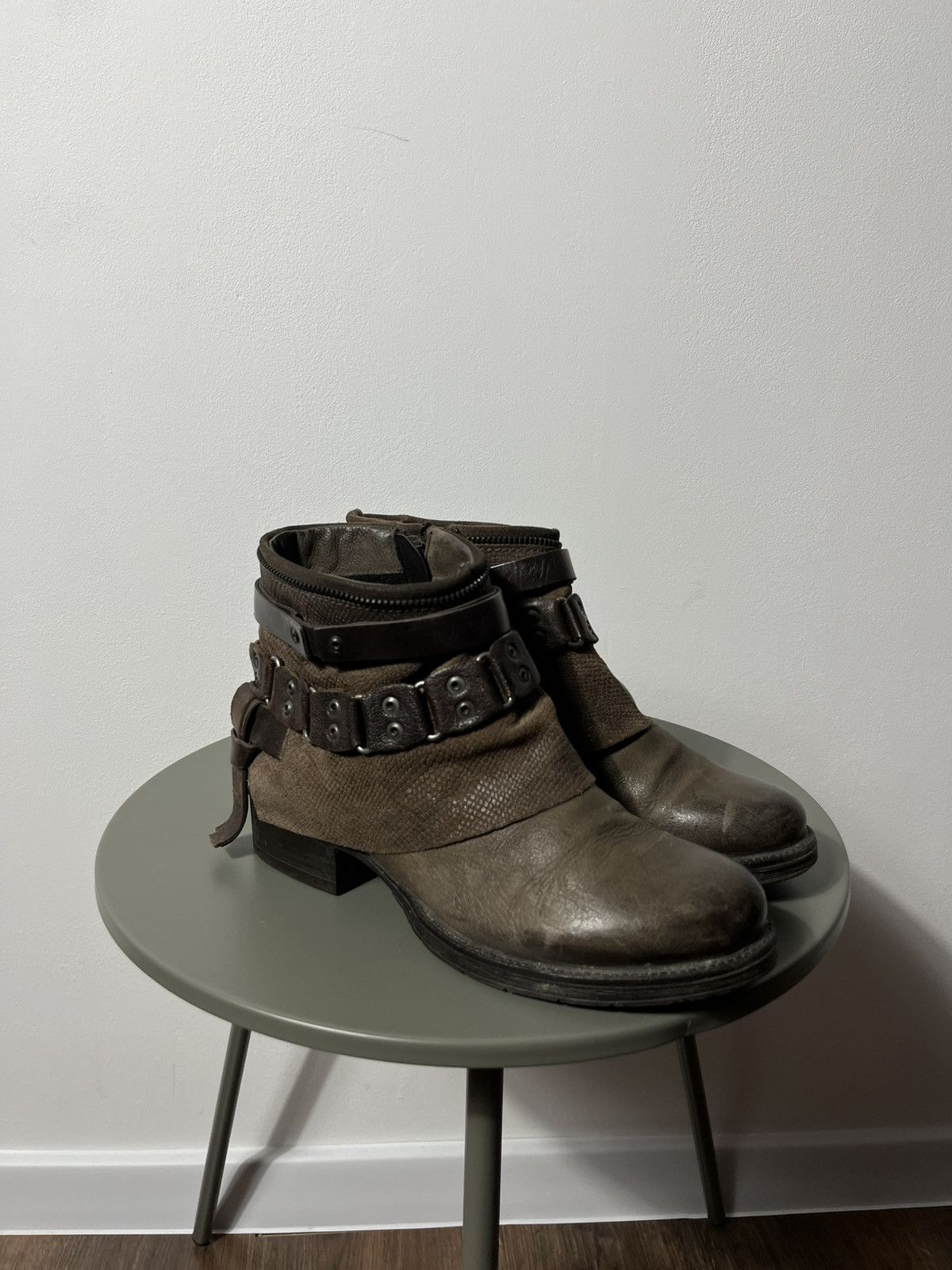 Vintage Avant-Garde Distressed Boots Size 39 – Grunge Military Style Size US 8 / IT 38 - 1 Thumbnail