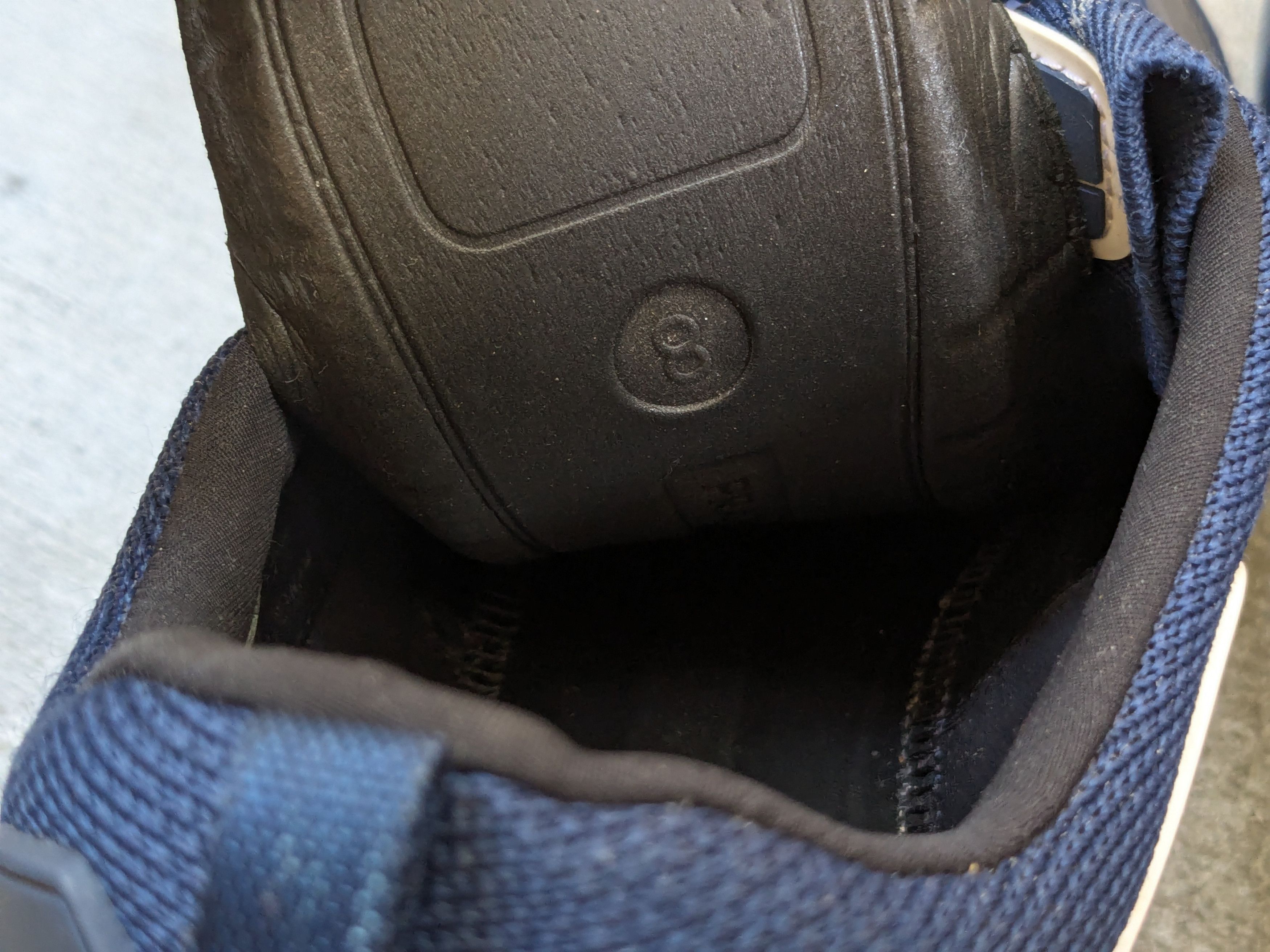 Prada Prada Cloudbust Sneakers Navy Blue 9 Knit Low Tops Size US 9 / EU 42 - 20 Thumbnail
