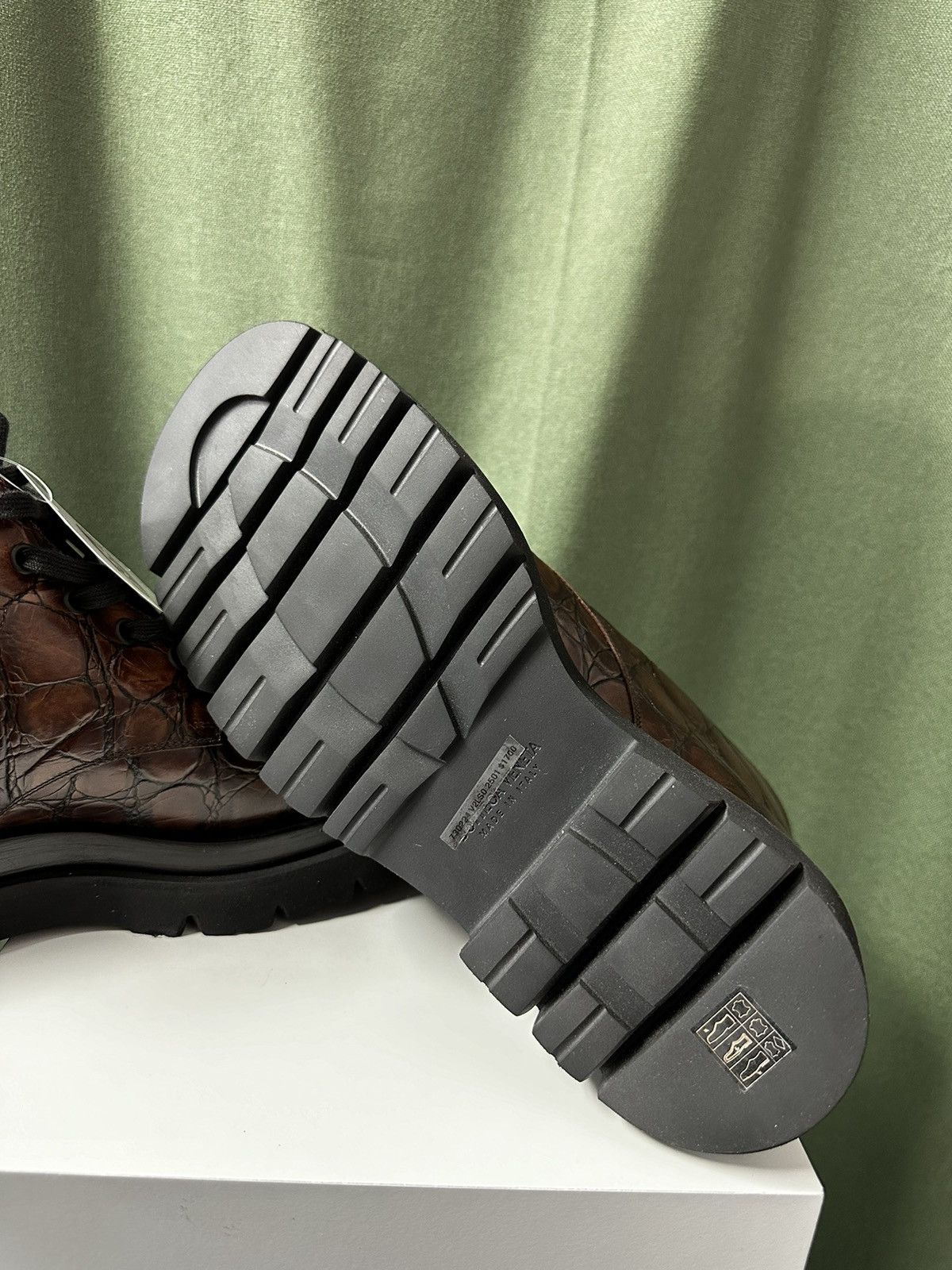Bottega Veneta BOTTEGA VENETA CROCODILE MOTIF LUG ANKLE BOOTS Size US 7 / EU 40 - 11 Thumbnail