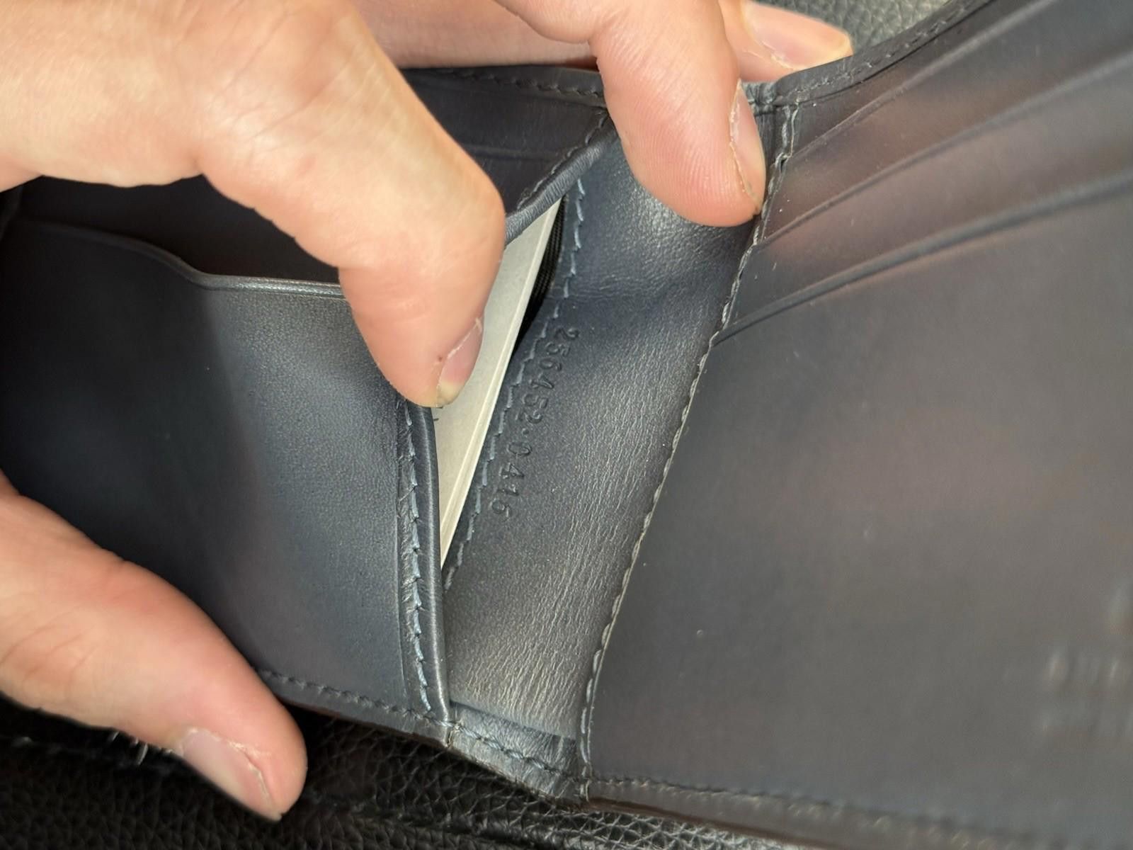 Gucci GUCCI Bifold Wallet Leather Authentic Box $595 Retail Grey Size ONE SIZE - 9 Thumbnail
