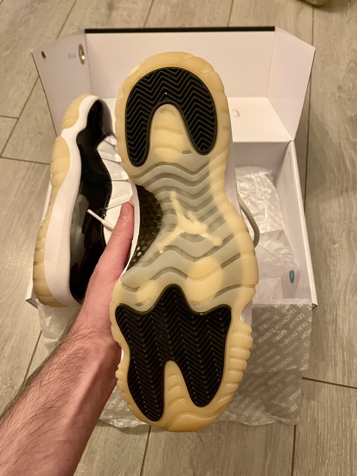 Jordan Brand Jordan 11 retro gratitude Size US 10 / EU 43 - 16 Thumbnail