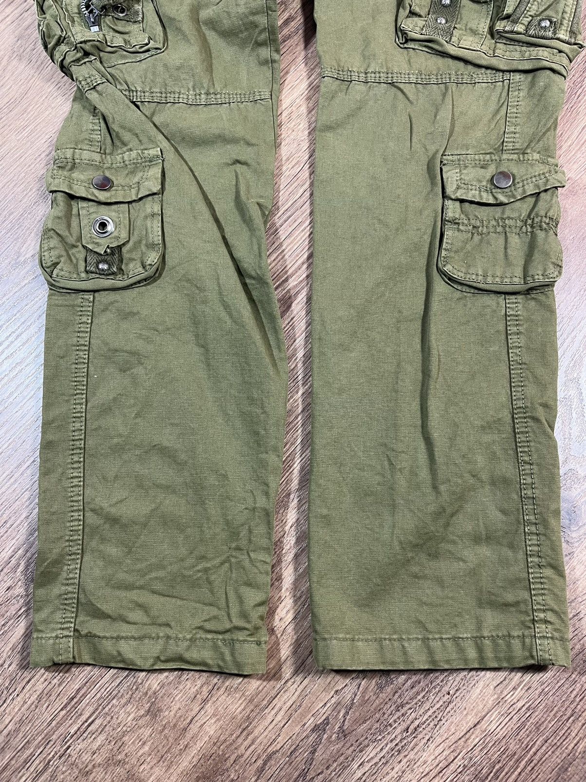 Japanese Brand Vintage Multi pocket Cargo Pants Size US 31 - 2 Thumbnail