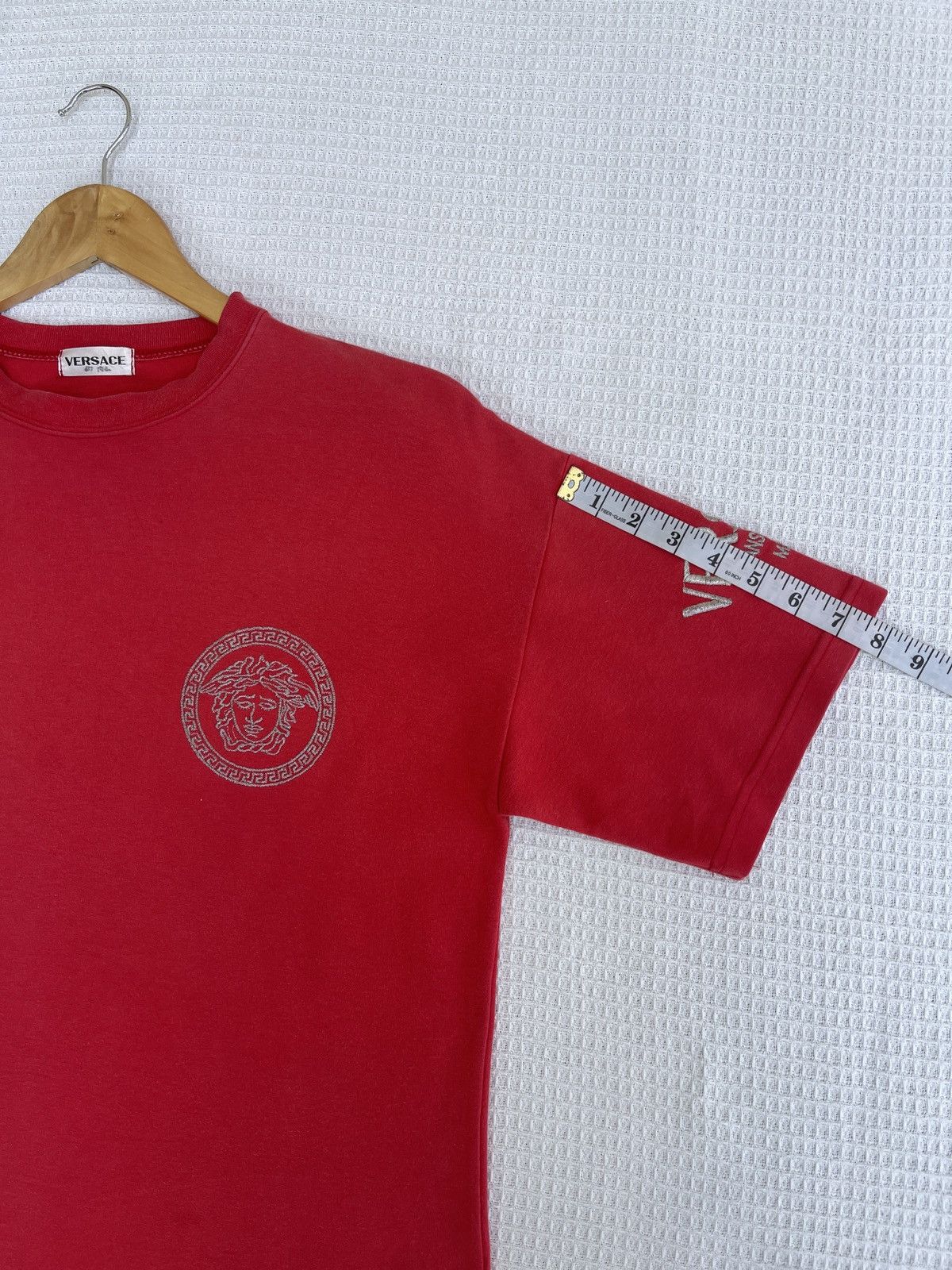 Versace Last Drop🔥Rare🔥Vintage VERSACE Red Designer T-Shirt Size US L / EU 52-54 / 3 - 7 Thumbnail