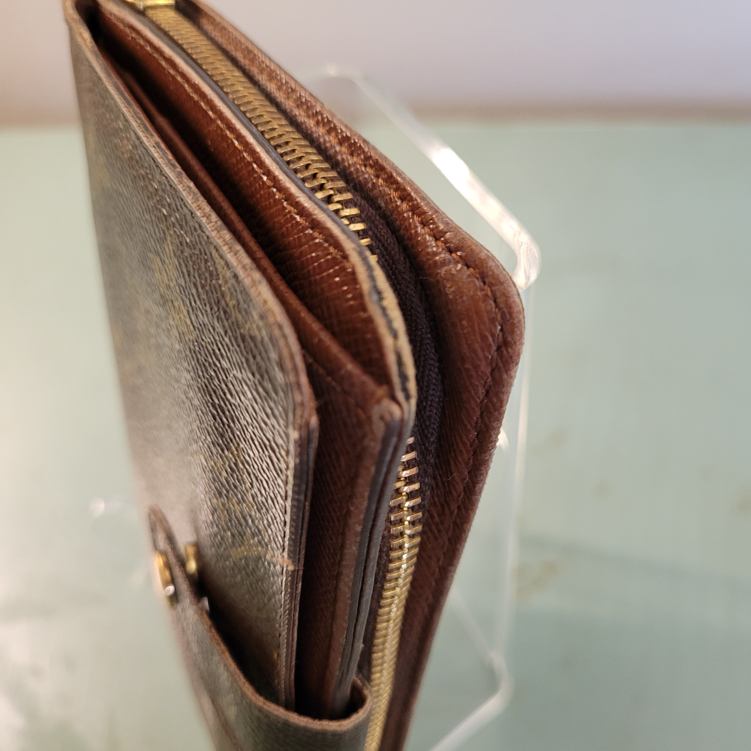 Louis Vuitton Louis Vuitton Monogram Porte Papier Snap Zip Passport Wallet Size ONE SIZE - 7 Thumbnail